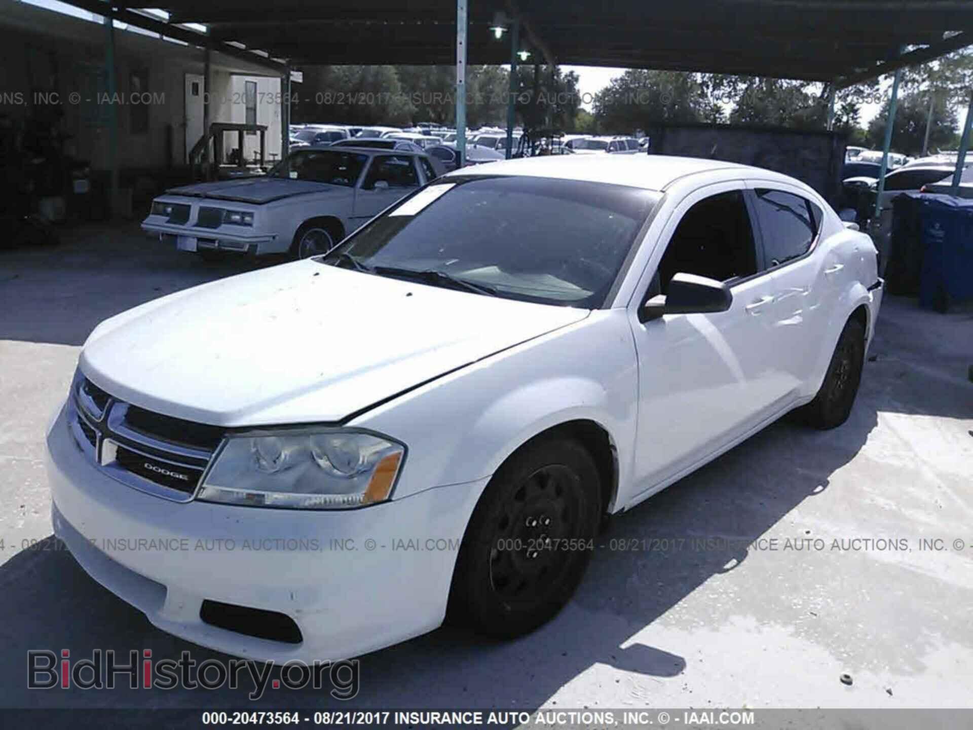 2011 Dodge Avenger - VIN: 1B3BD4FB3BN592031 - Фото 2