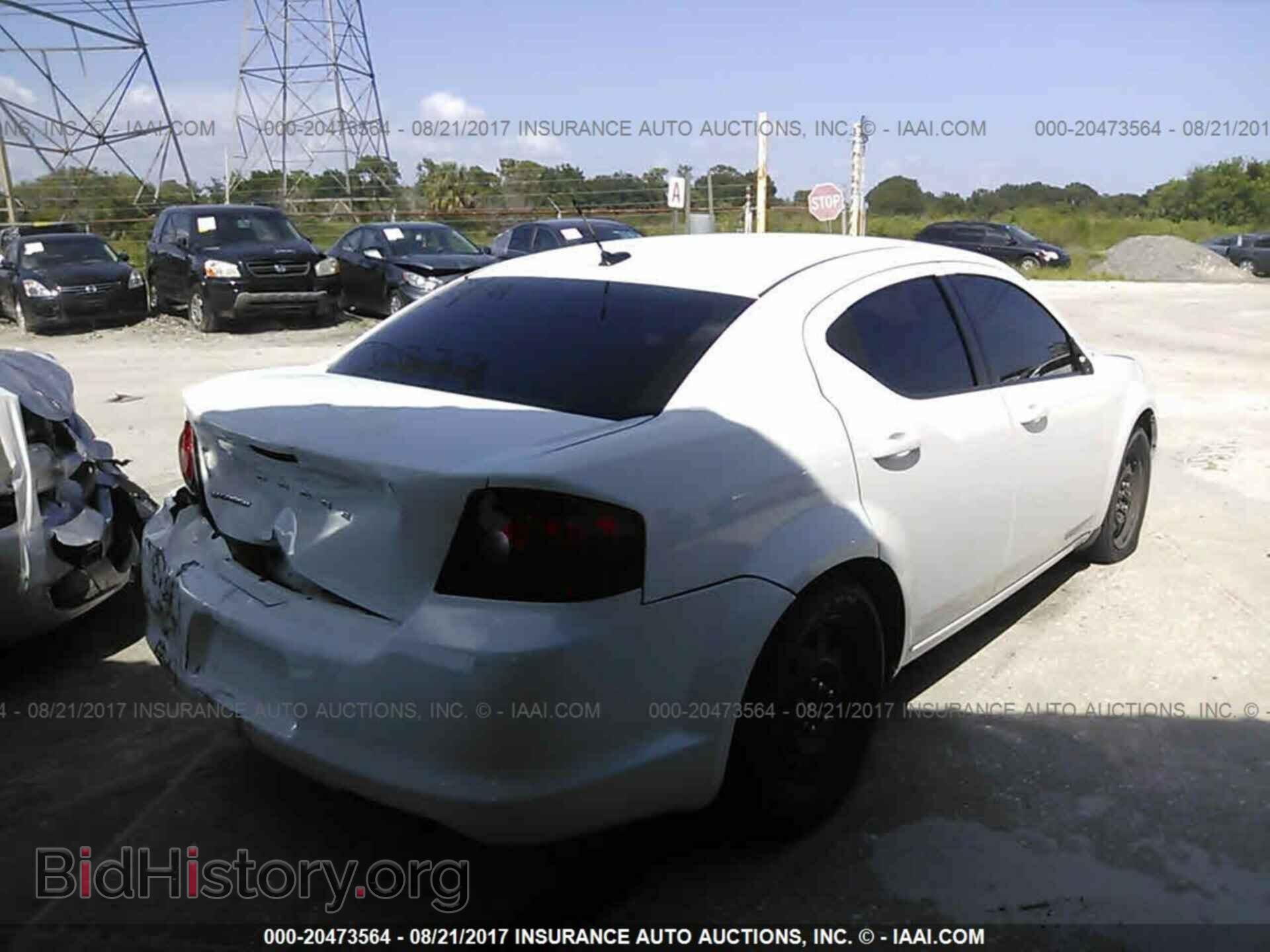 2011 Dodge Avenger - VIN: 1B3BD4FB3BN592031 - Фото 4