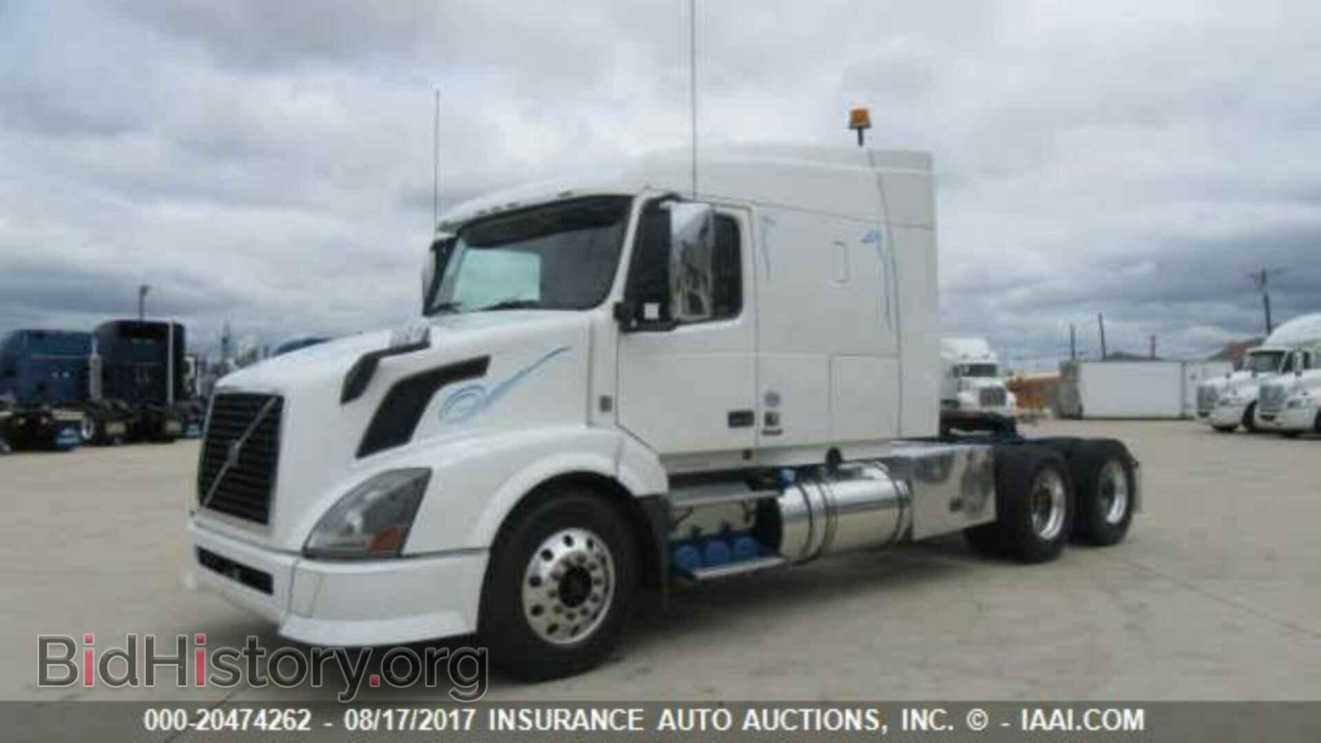 2012 Volvo Vnl - VIN: 4V4NC9EJ6CN563262 - Фото 2