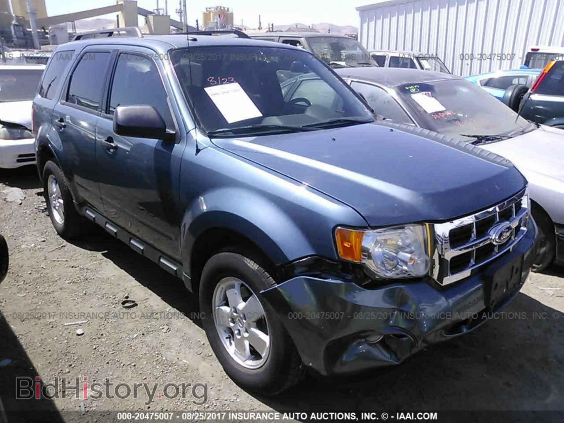 Photo 1FMCU0DGXBKA44504 - Ford Escape 2011