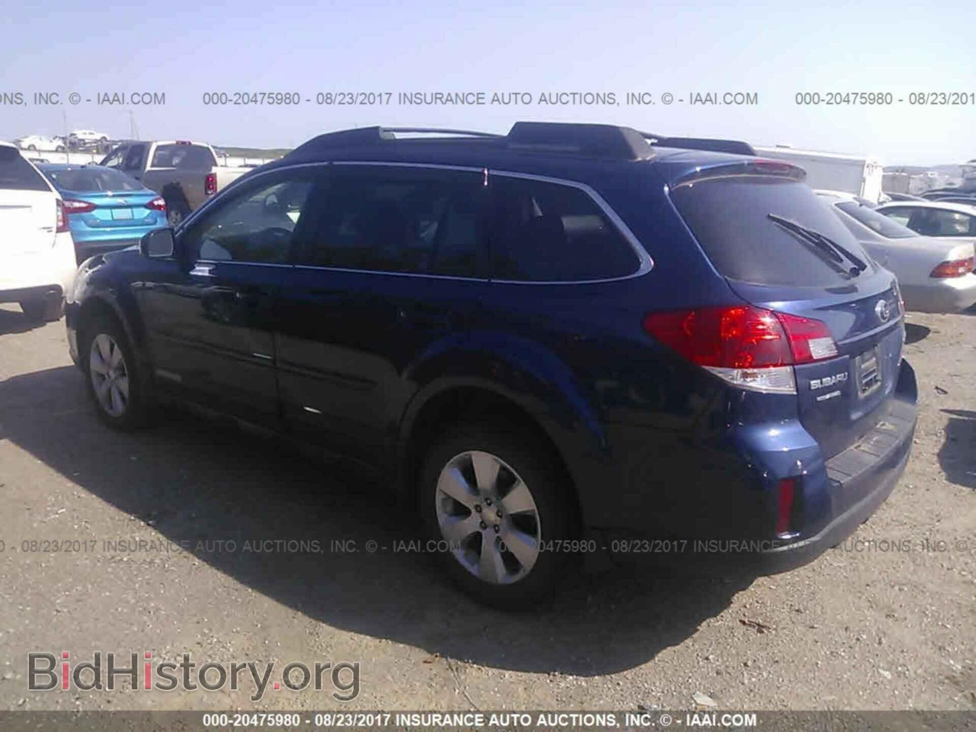 2011 Subaru Outback - VIN: 4S4BRCBC1B3390093 - Фото 3