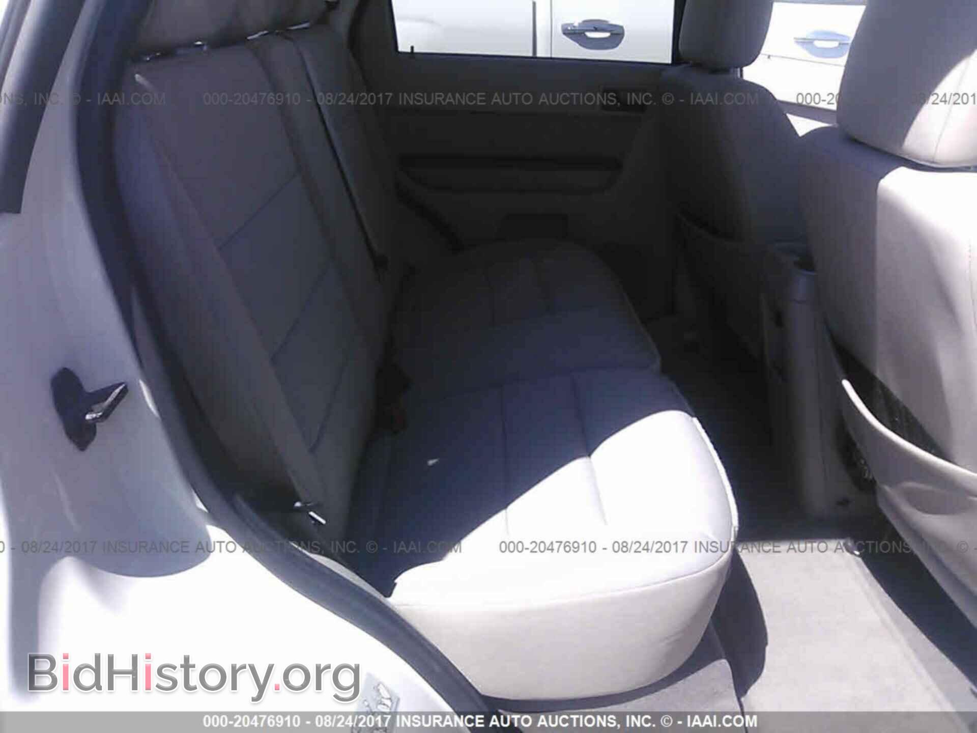 2011 Ford Escape - VIN: 1FMCU0D76BKA27943 - Photo 8