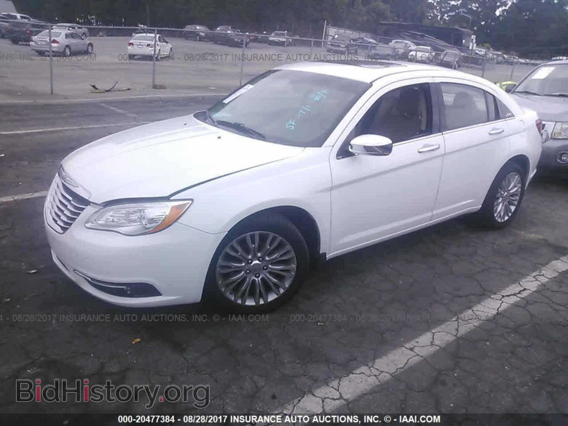 2011 Chrysler 200 - VIN: 1C3BC2FGXBN618596 - Photo 2