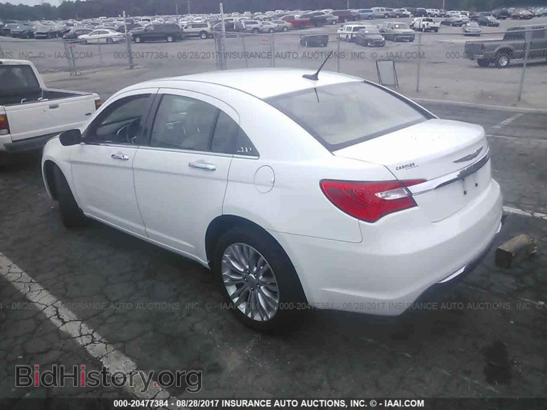 2011 Chrysler 200 - VIN: 1C3BC2FGXBN618596 - Photo 3