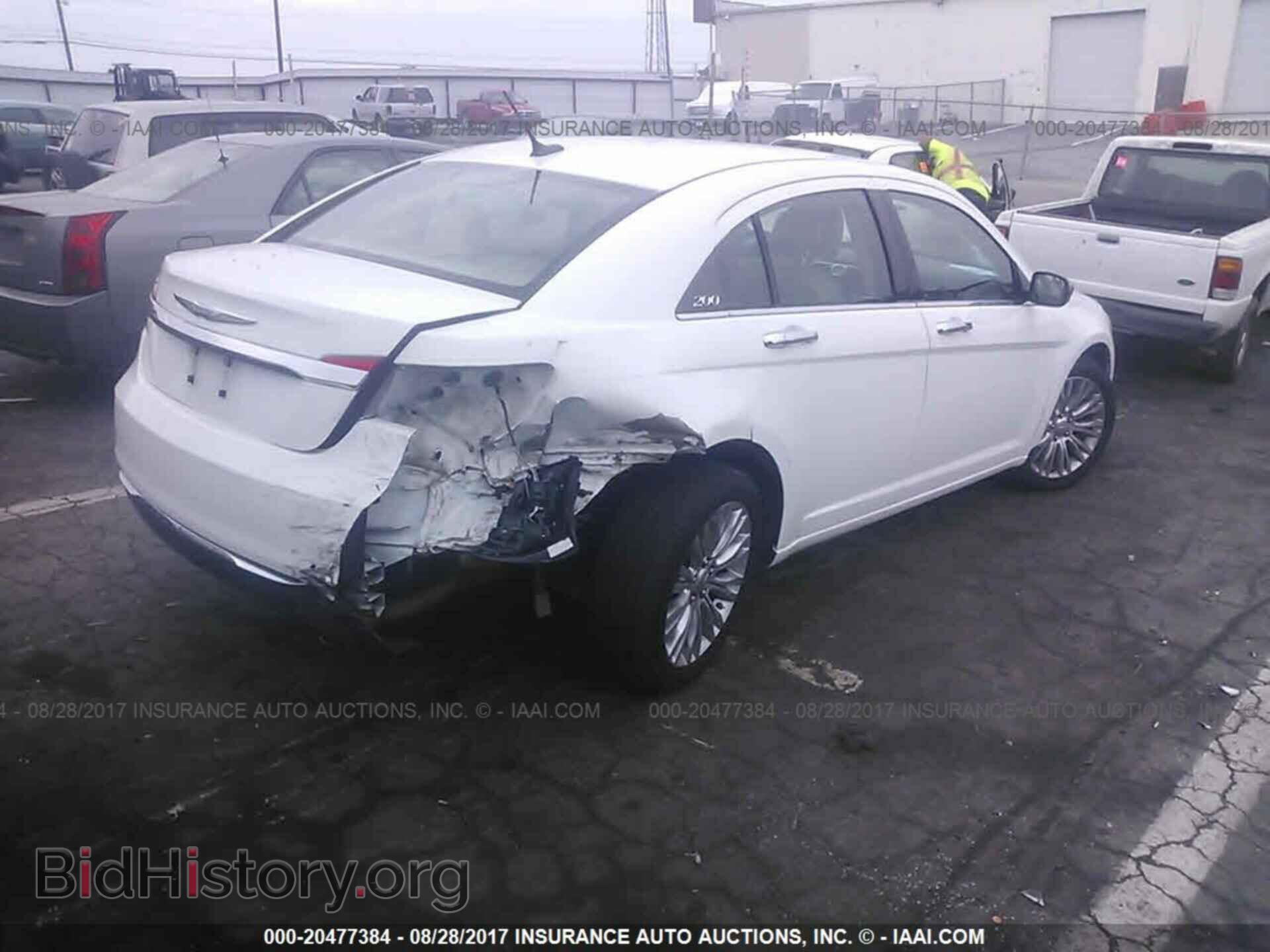 2011 Chrysler 200 - VIN: 1C3BC2FGXBN618596 - Photo 4