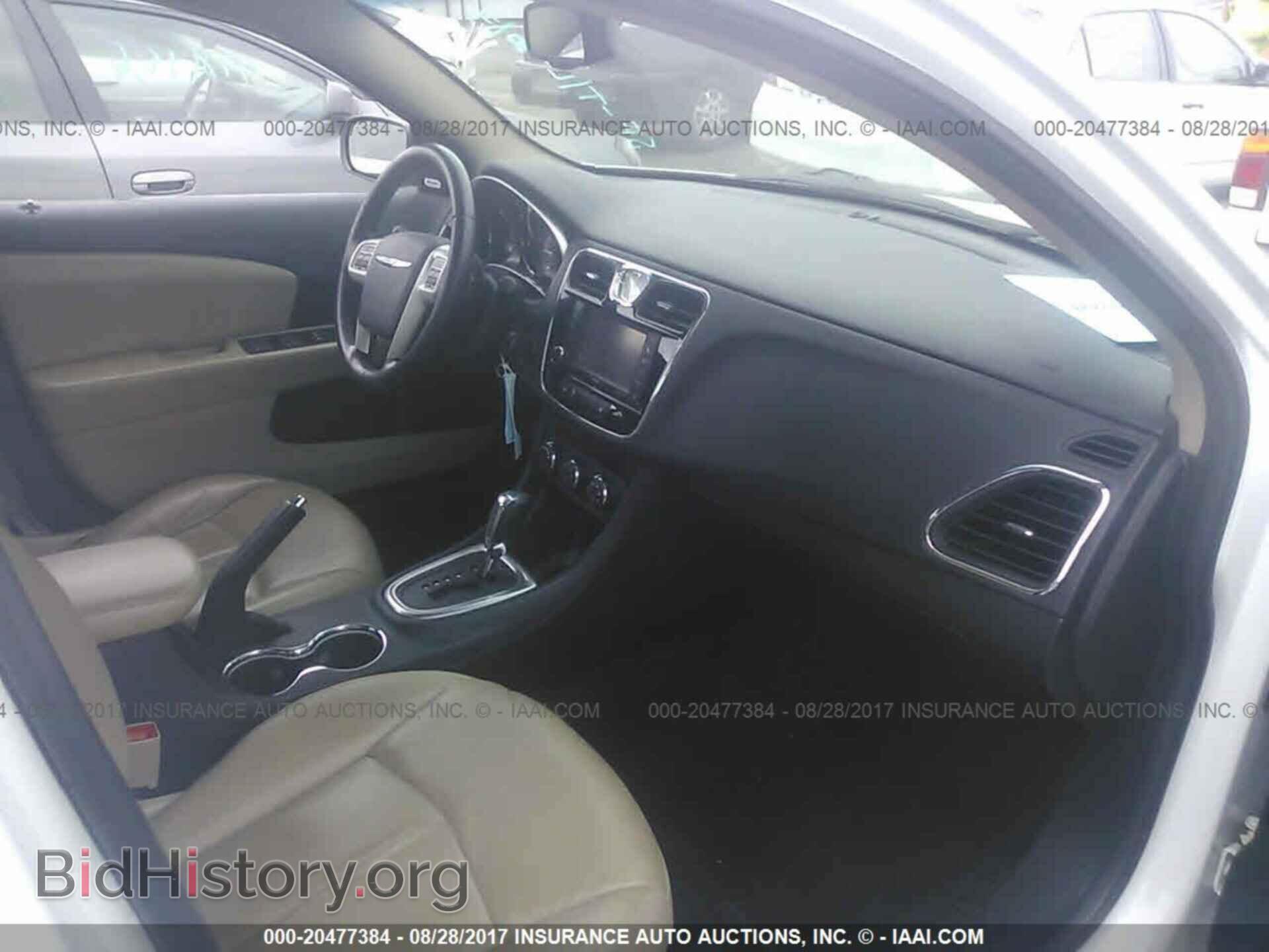 2011 Chrysler 200 - VIN: 1C3BC2FGXBN618596 - Photo 5