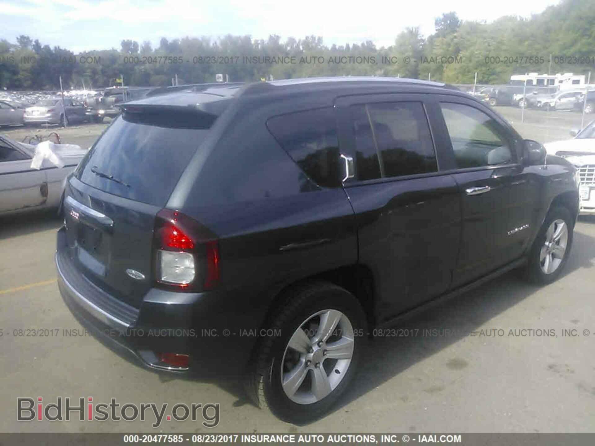 2015 Jeep Compass - VIN: 1C4NJDEB2FD207074 - Photo 4