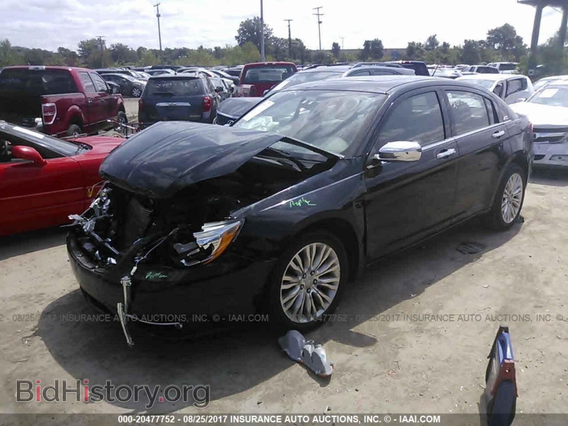 2011 Chrysler 200 - VIN: 1C3BC2FG7BN611007 - Photo 2