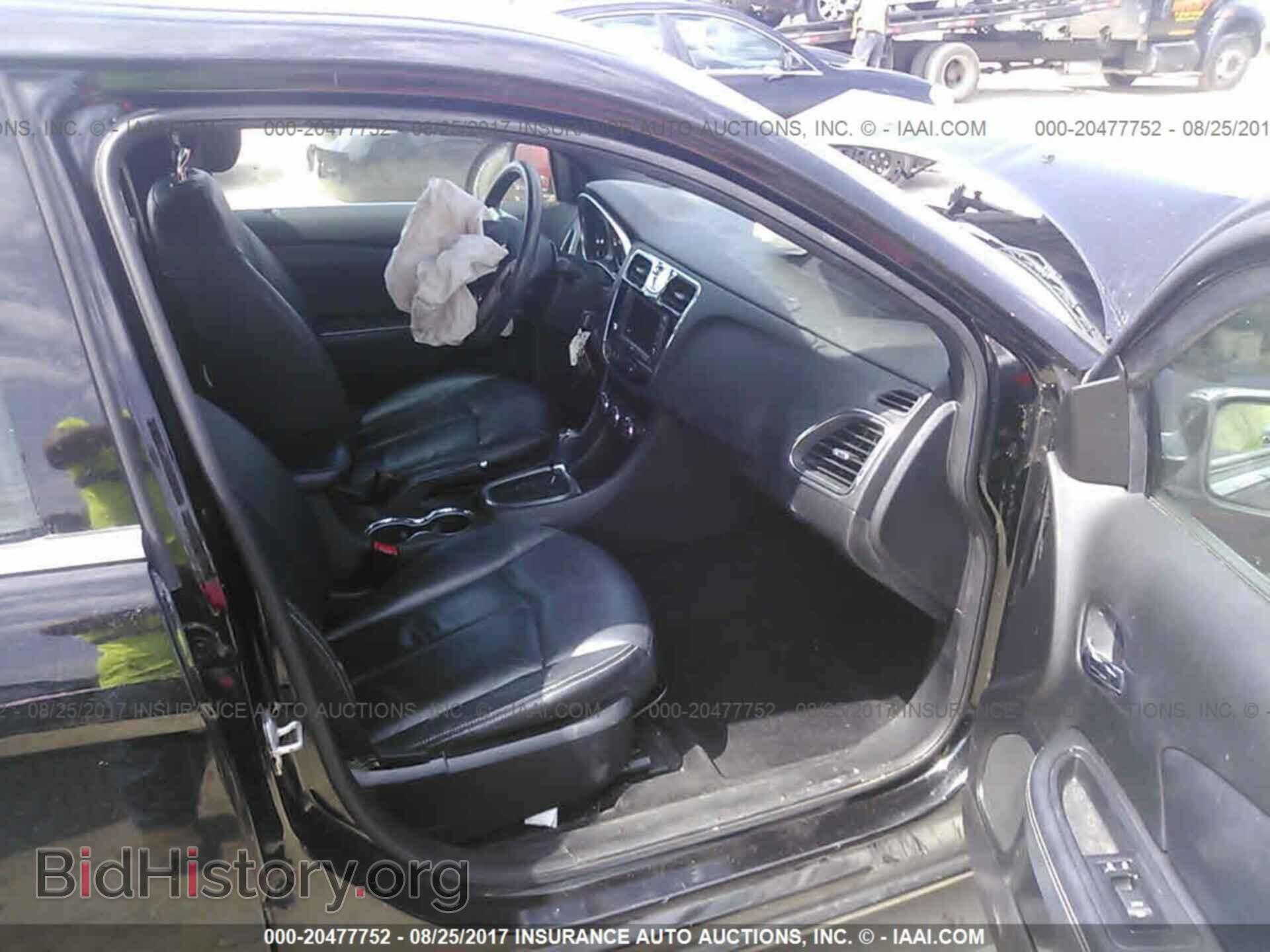 2011 Chrysler 200 - VIN: 1C3BC2FG7BN611007 - Photo 5