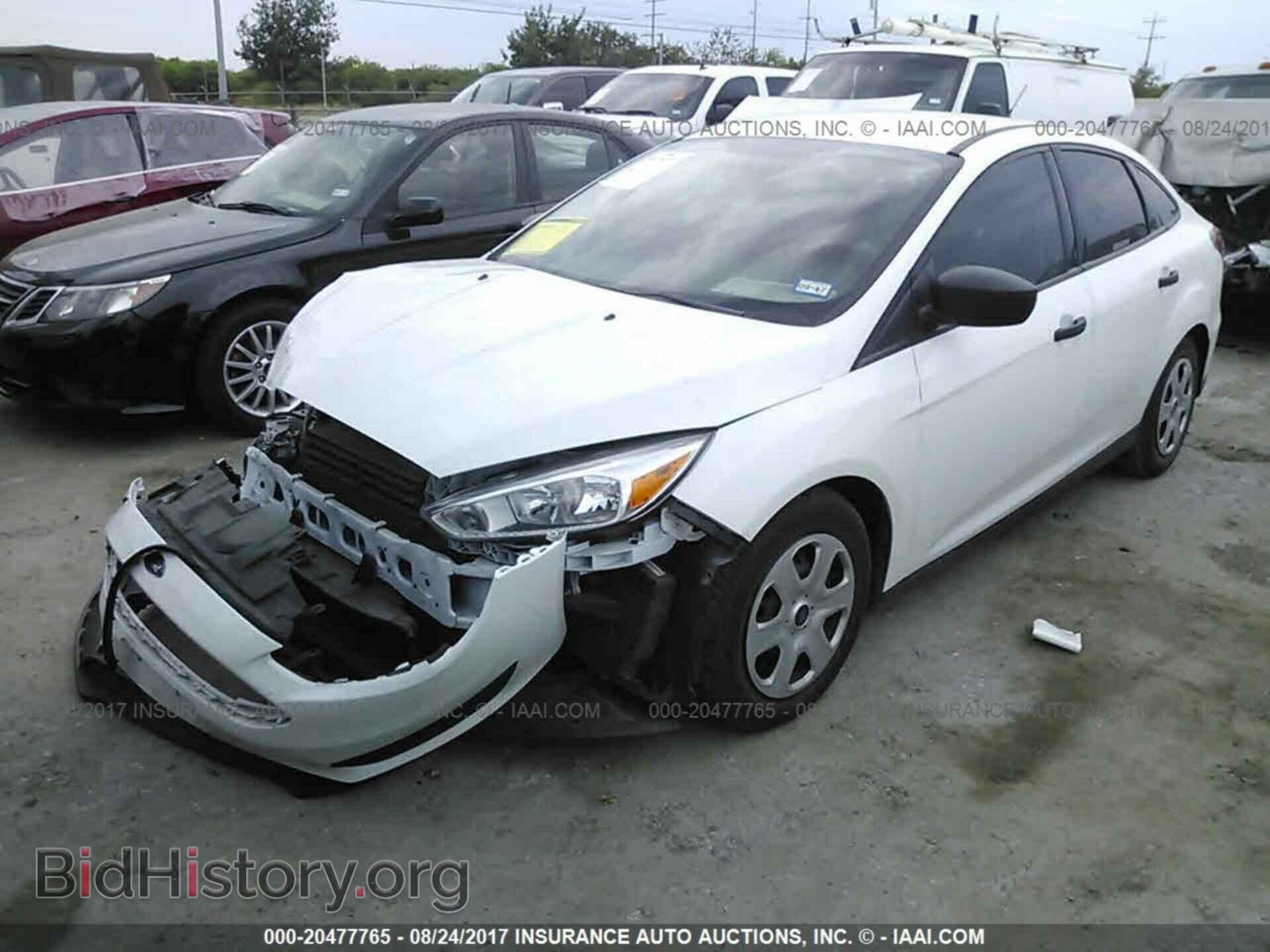 2015 Ford Focus - VIN: 1FADP3E24FL201132 - Фото 2