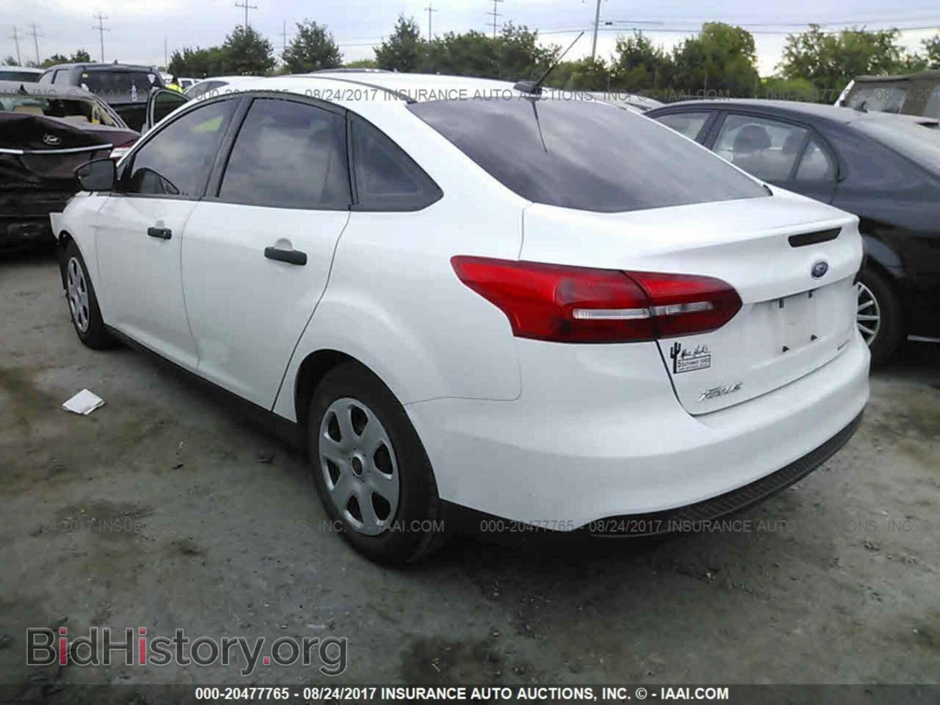 2015 Ford Focus - VIN: 1FADP3E24FL201132 - Фото 3
