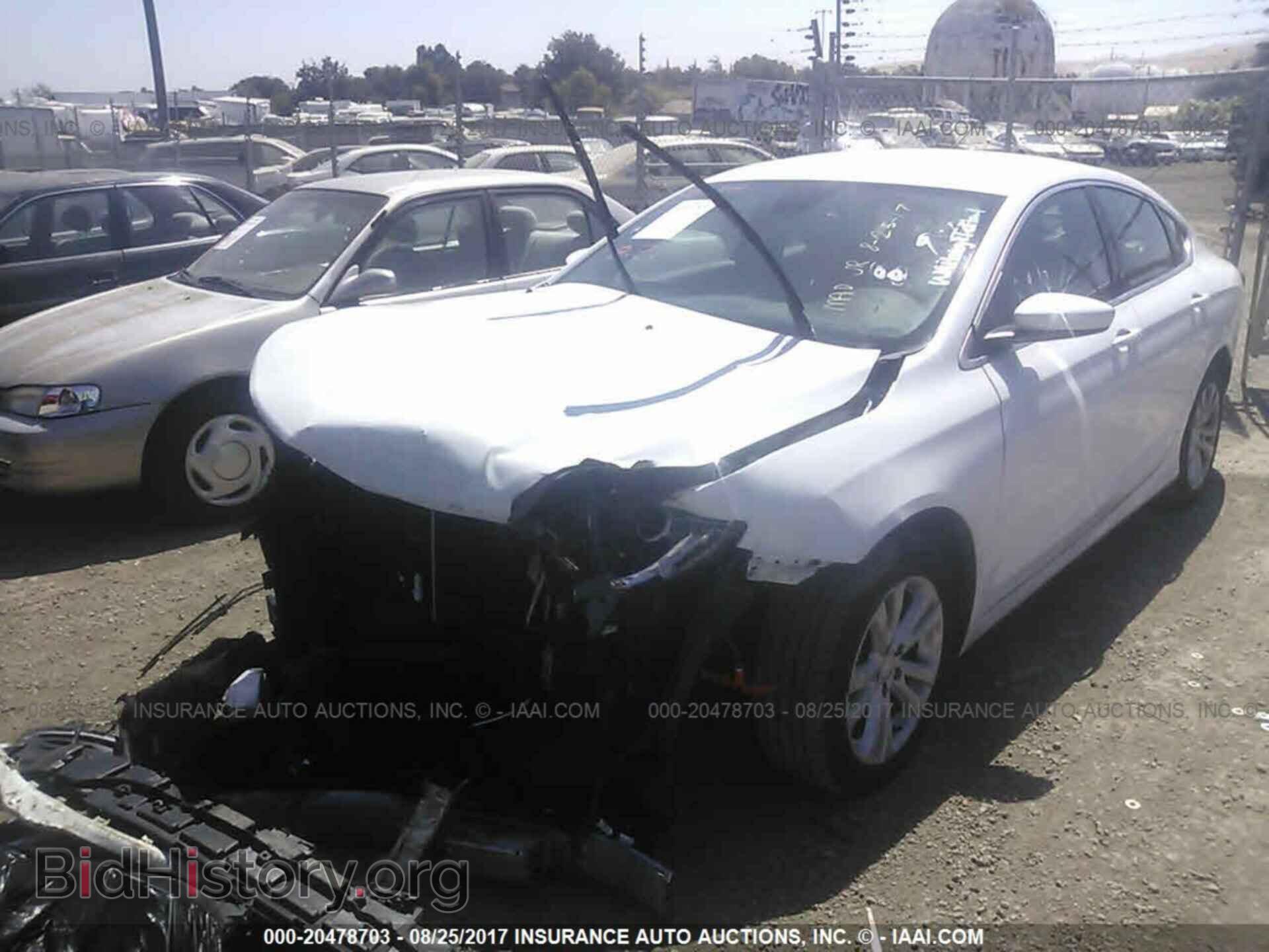 2015 Chrysler 200 - VIN: 1C3CCCAB5FN688826 - Photo 2