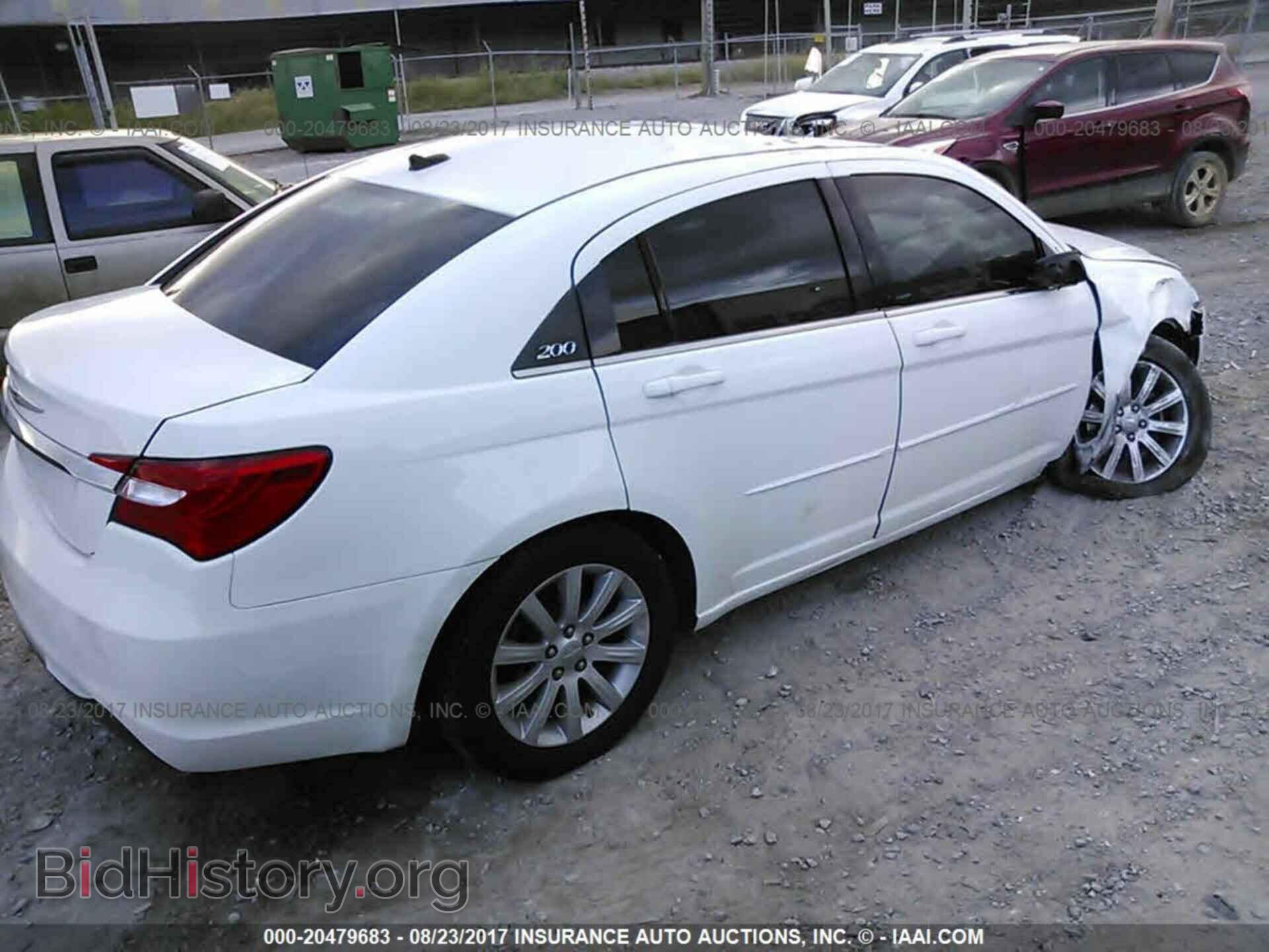 2013 Chrysler 200 - VIN: 1C3CCBBB1DN639614 - Photo 4
