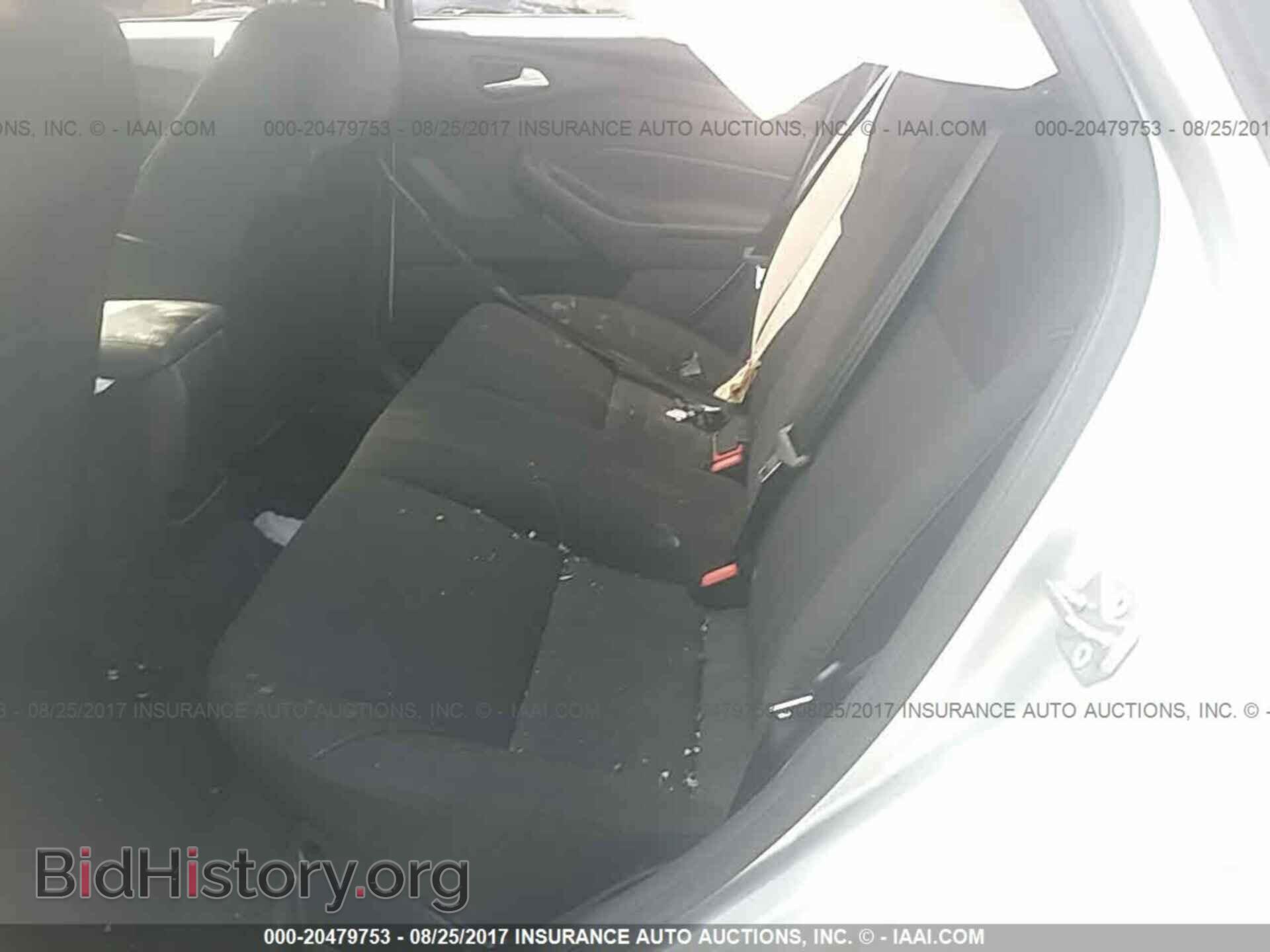 2017 Ford Focus - VIN: 1FADP3F2XHL275995 - Photo 8