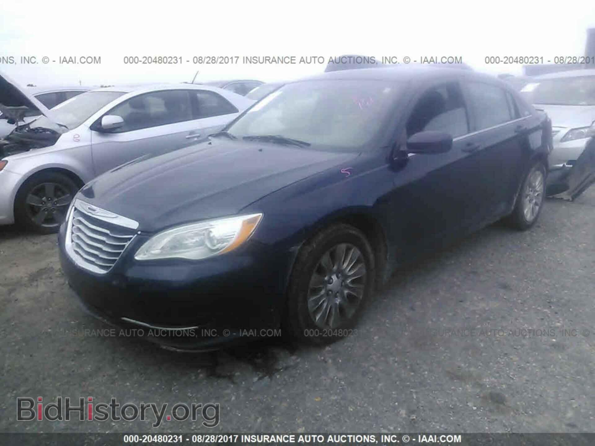 2014 Chrysler 200 - VIN: 1C3CCBAB7EN204518 - Фото 2