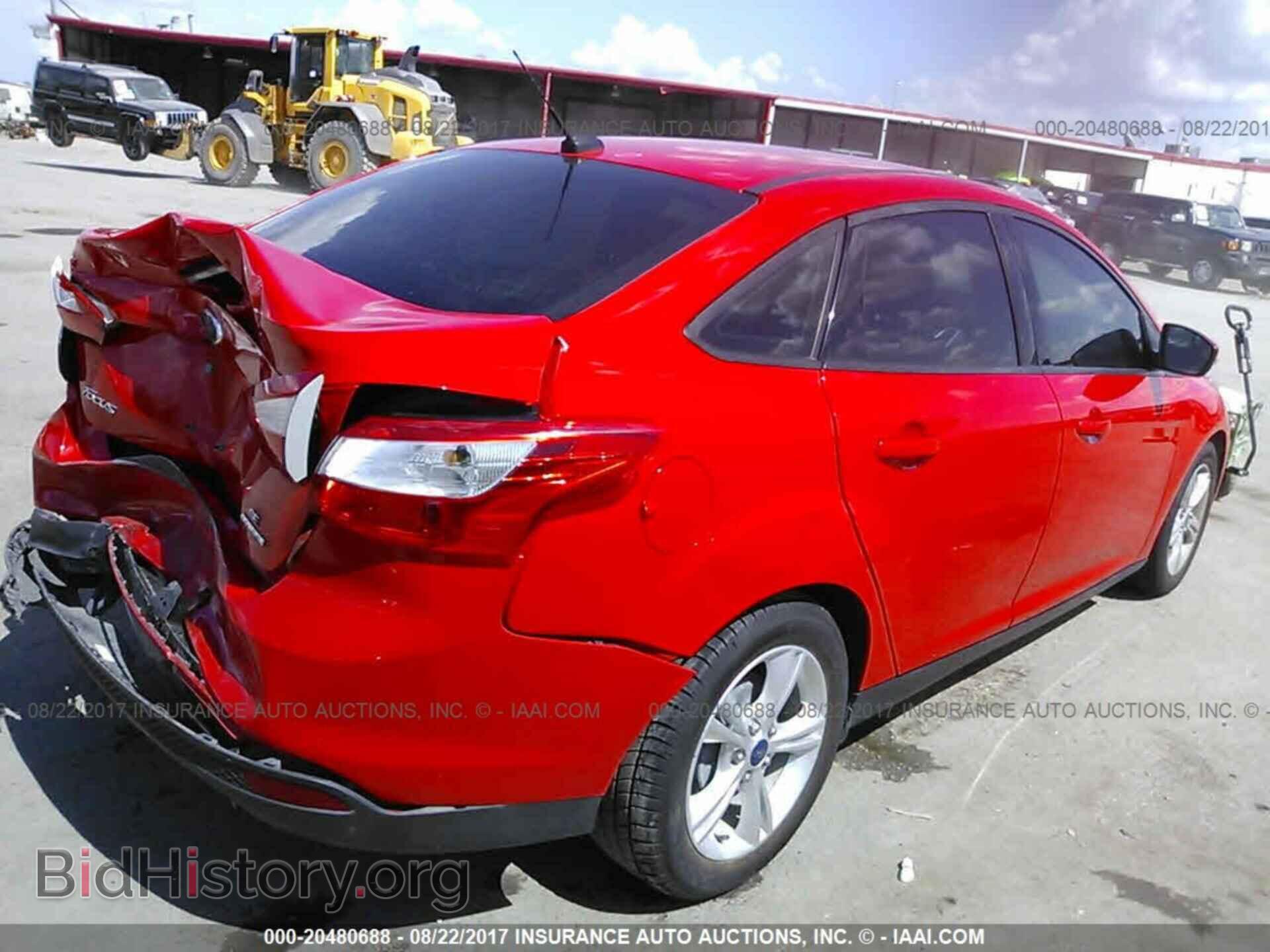 2014 Ford Focus - VIN: 1FADP3F29EL207733 - Photo 4
