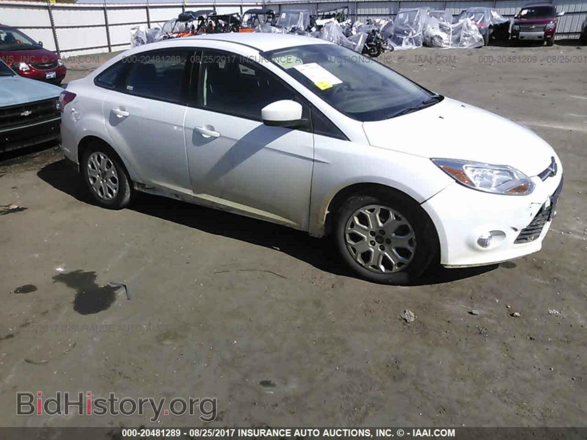 Photo 1FAHP3F21CL105941 - Ford Focus 2012