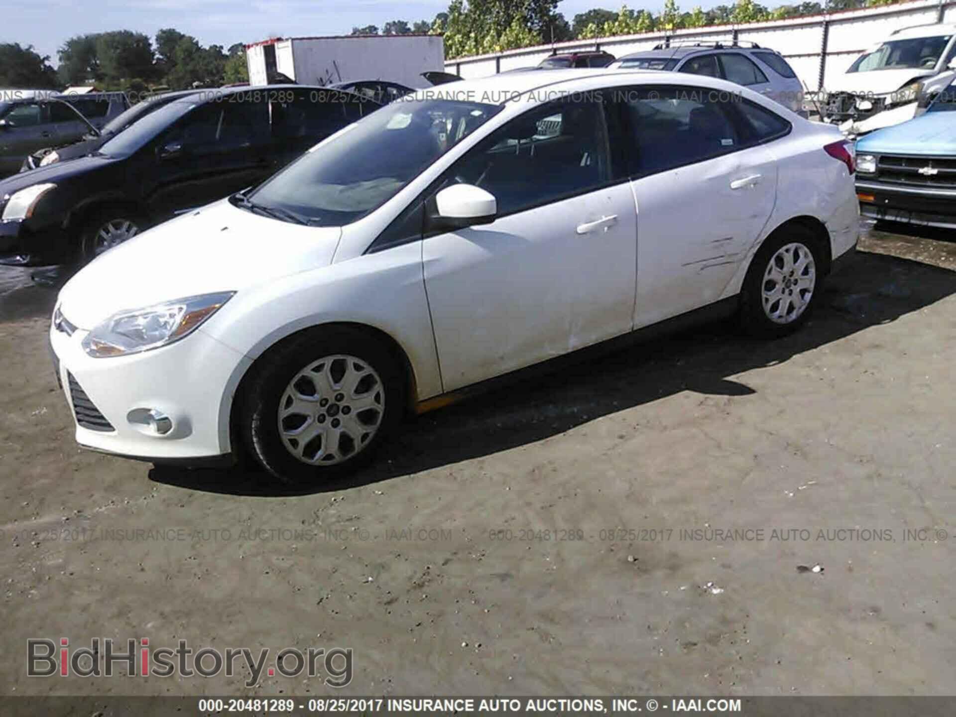 2012 Ford Focus - VIN: 1FAHP3F21CL105941 - Photo 2