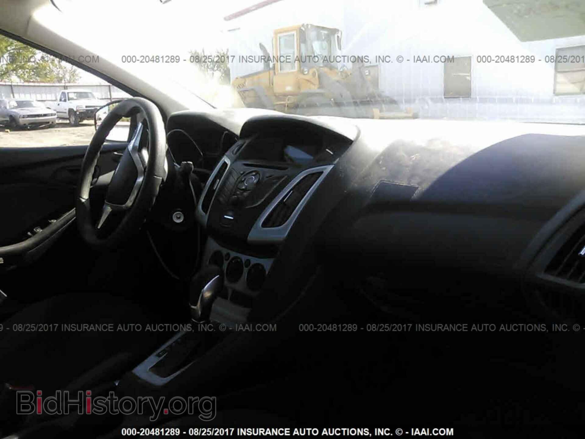 2012 Ford Focus - VIN: 1FAHP3F21CL105941 - Photo 5