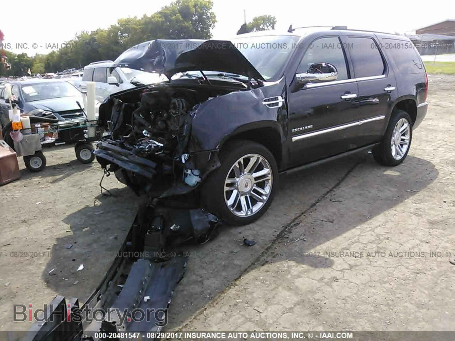 2012 Cadillac Escalade - VIN: 1GYS4DEF7CR245681 - Фото 2