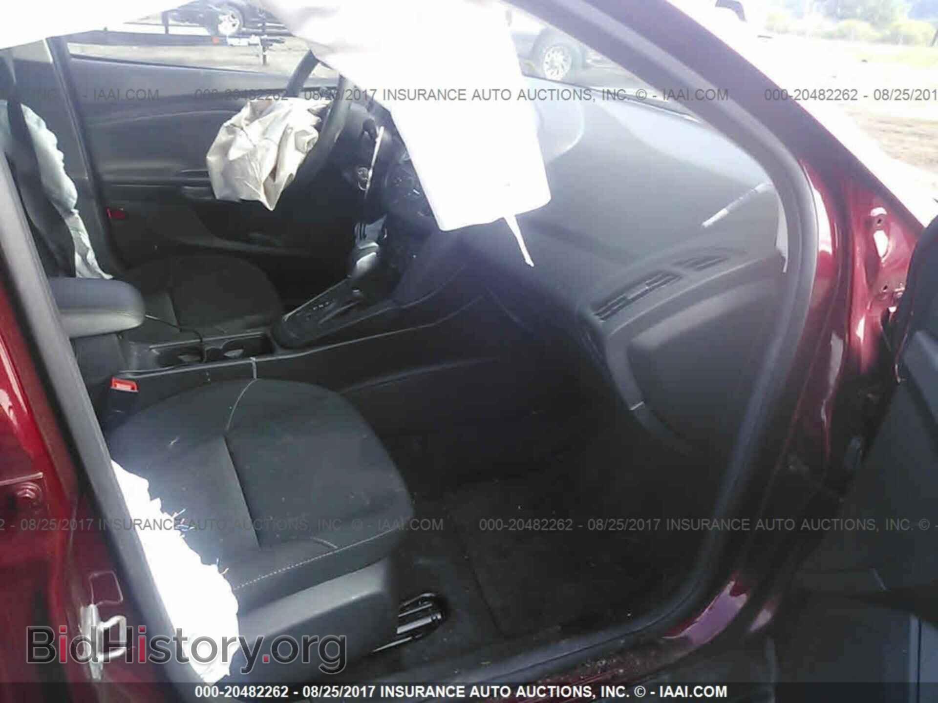 2016 Ford Focus - VIN: 1FADP3F22GL336030 - Photo 5