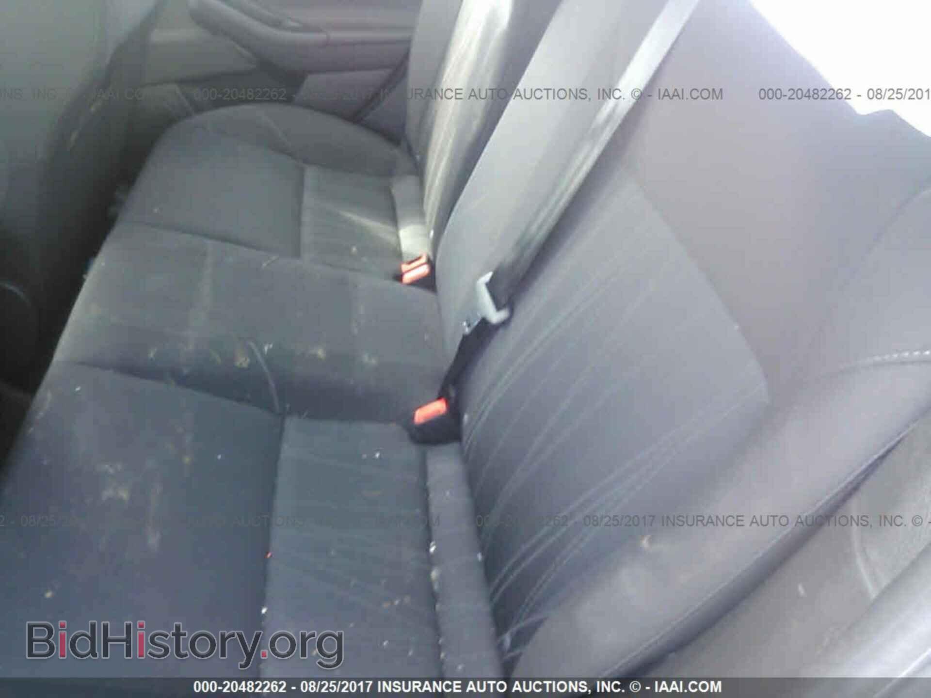 2016 Ford Focus - VIN: 1FADP3F22GL336030 - Photo 8
