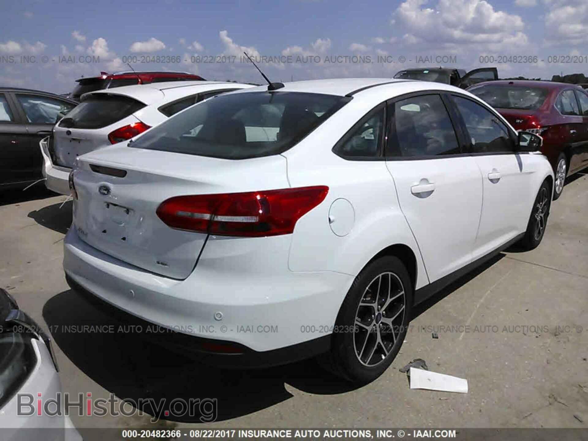 2017 Ford Focus - VIN: 1FADP3H21HL247242 - Photo 4