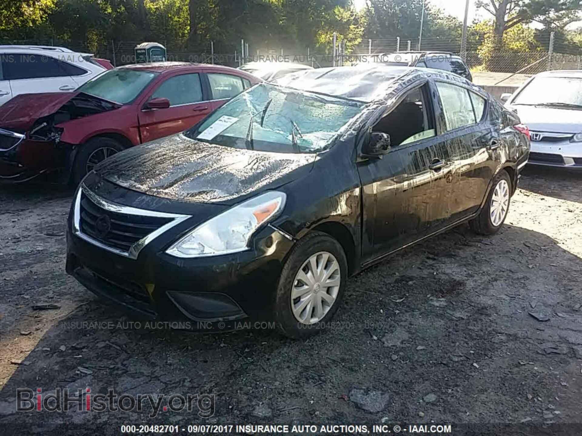2017 Nissan Versa - VIN: 3N1CN7AP3HL870099 - Фото 2