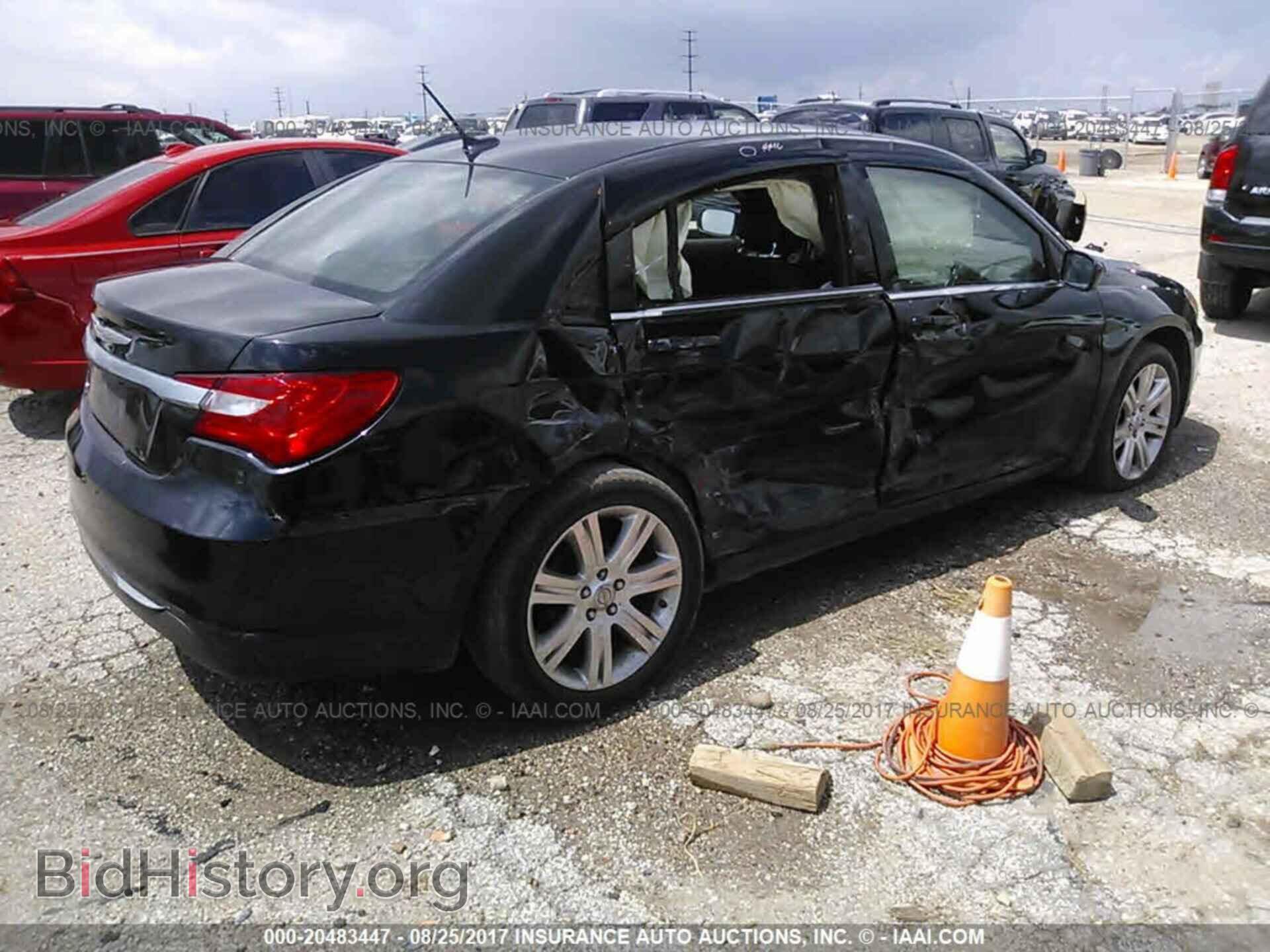2013 Chrysler 200 - VIN: 1C3CCBAB1DN647794 - Photo 4
