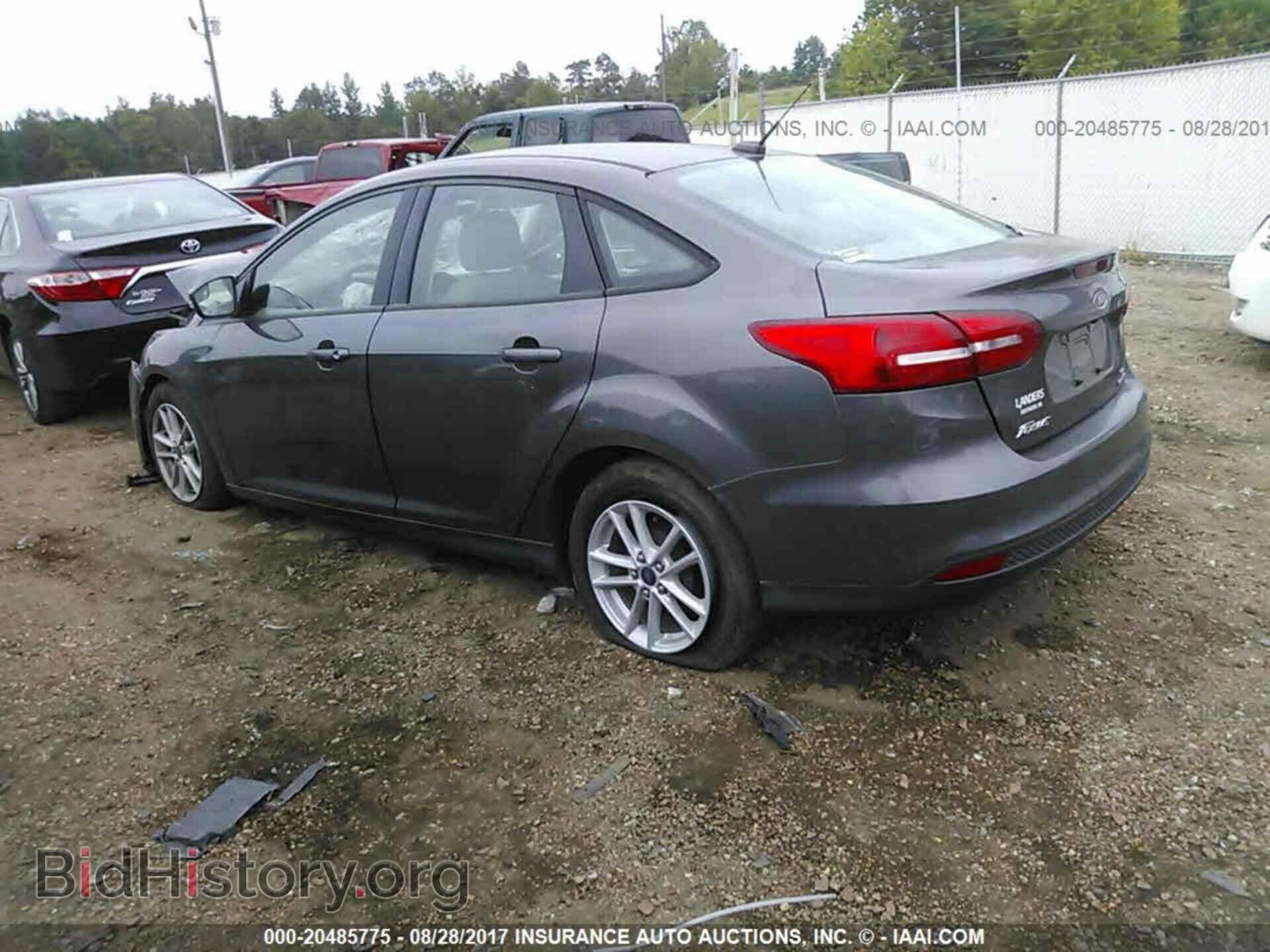 2015 Ford Focus - VIN: 1FADP3F27FL250310 - Photo 3