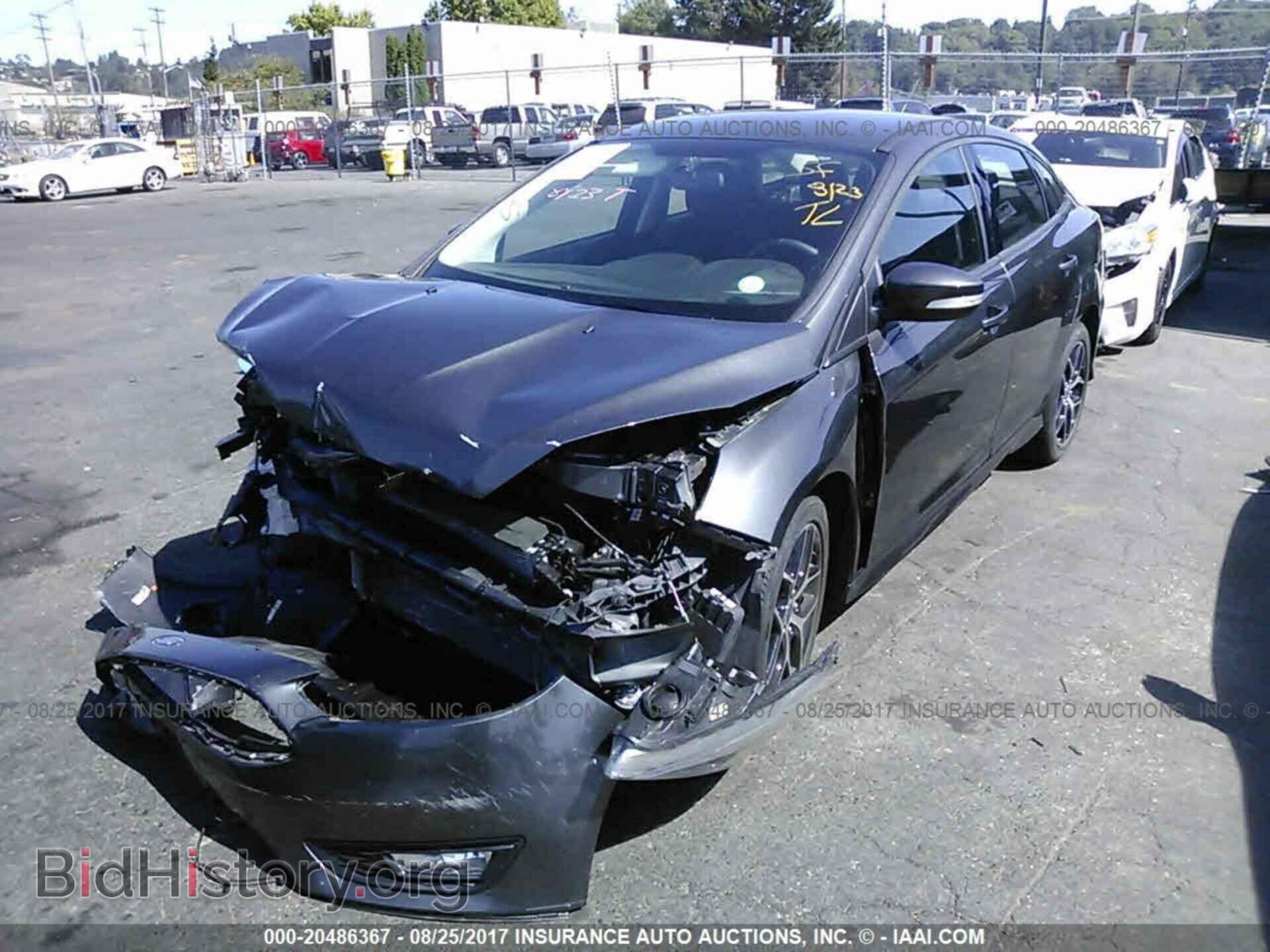 2016 Ford Focus - VIN: 1FADP3F27GL331521 - Photo 2