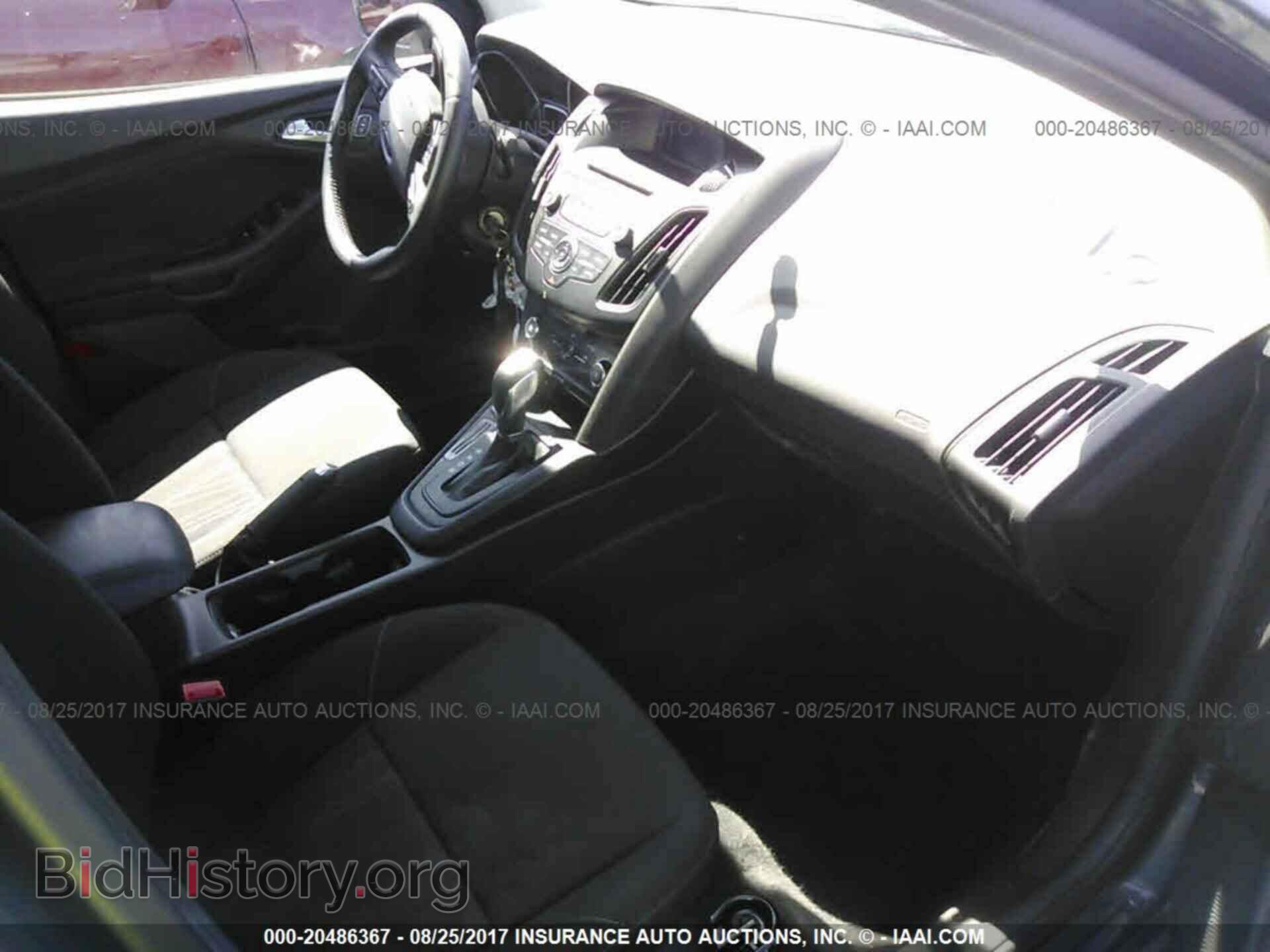 2016 Ford Focus - VIN: 1FADP3F27GL331521 - Photo 5