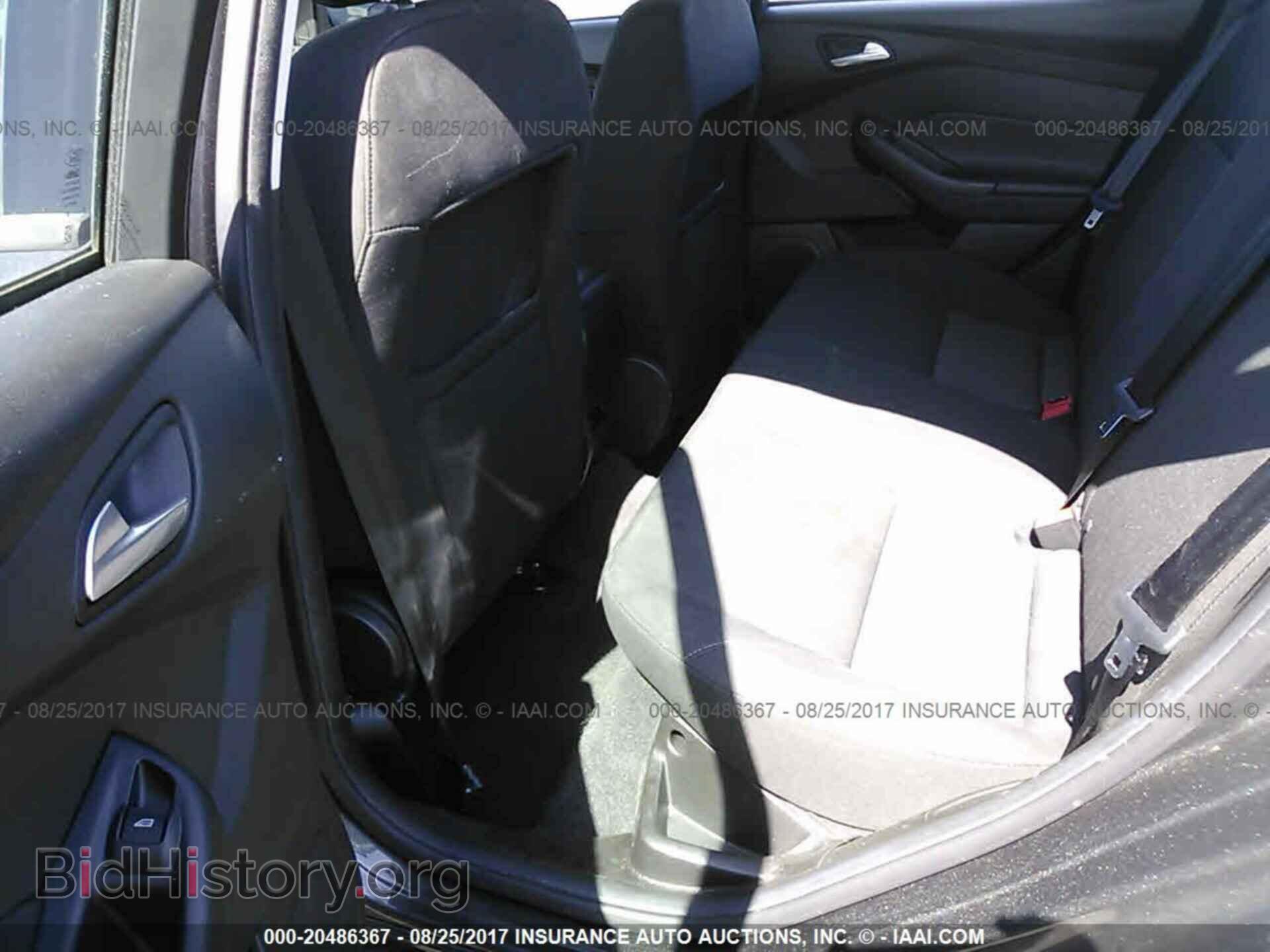 2016 Ford Focus - VIN: 1FADP3F27GL331521 - Photo 8
