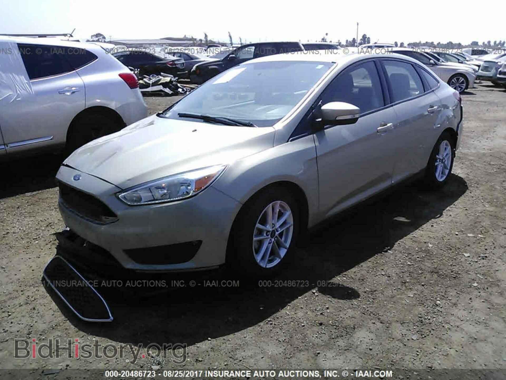 2015 Ford Focus - VIN: 1FADP3F2XFL307955 - Photo 2