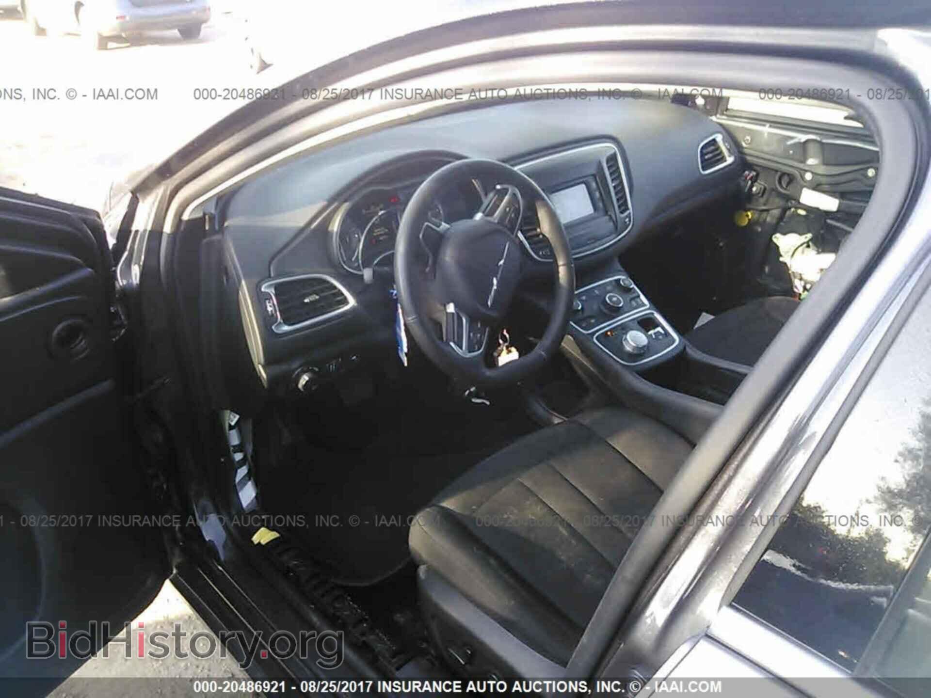 2016 Chrysler 200 - VIN: 1C3CCCAB9GN136571 - Photo 5