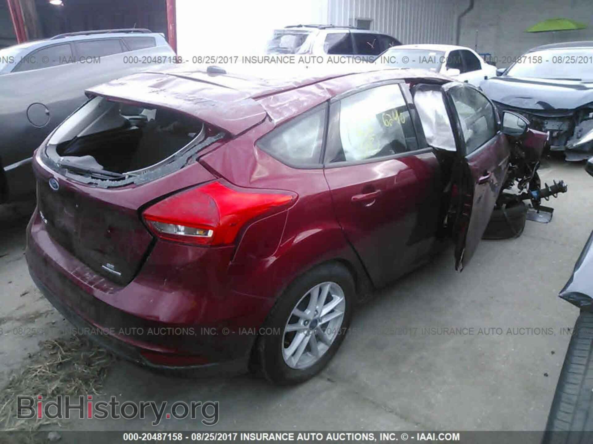 2016 Ford Focus - VIN: 1FADP3K21GL398654 - Photo 4