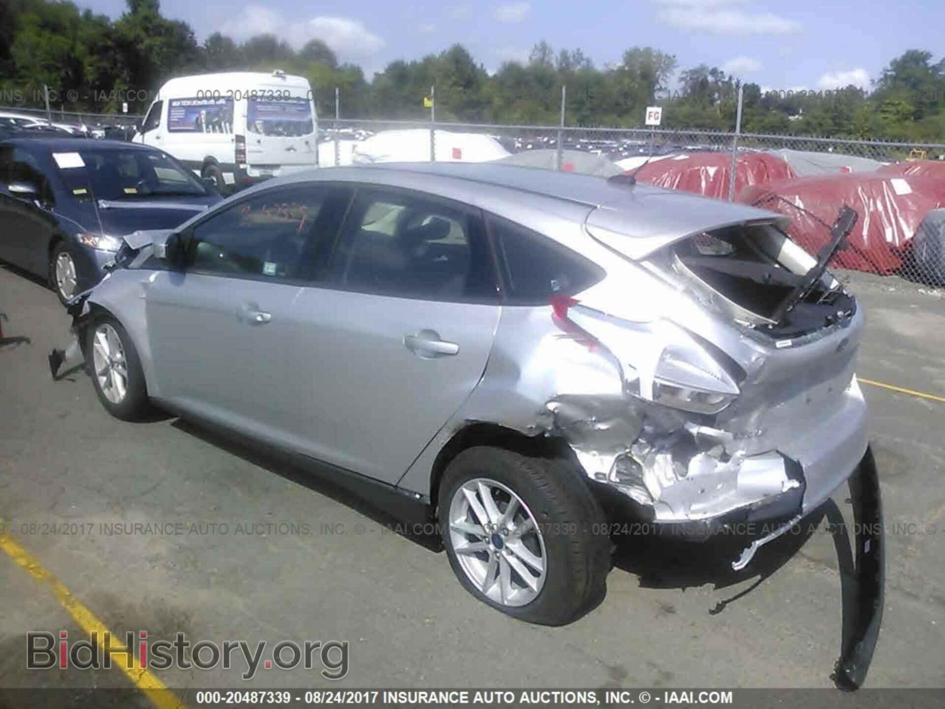 2017 Ford Focus - VIN: 1FADP3K22HL232970 - Photo 3