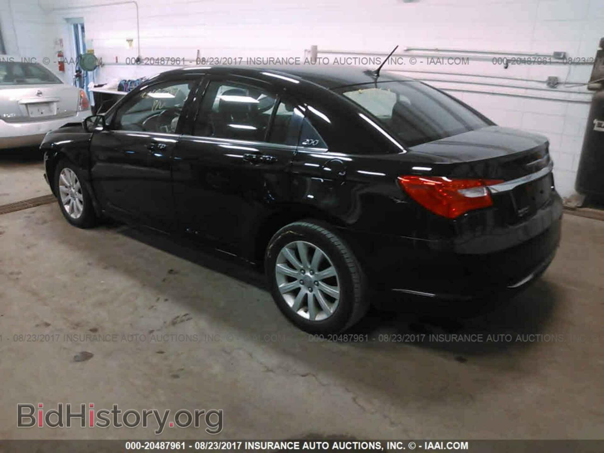 2011 Chrysler 200 - VIN: 1C3BC1FG0BN624174 - Фото 3