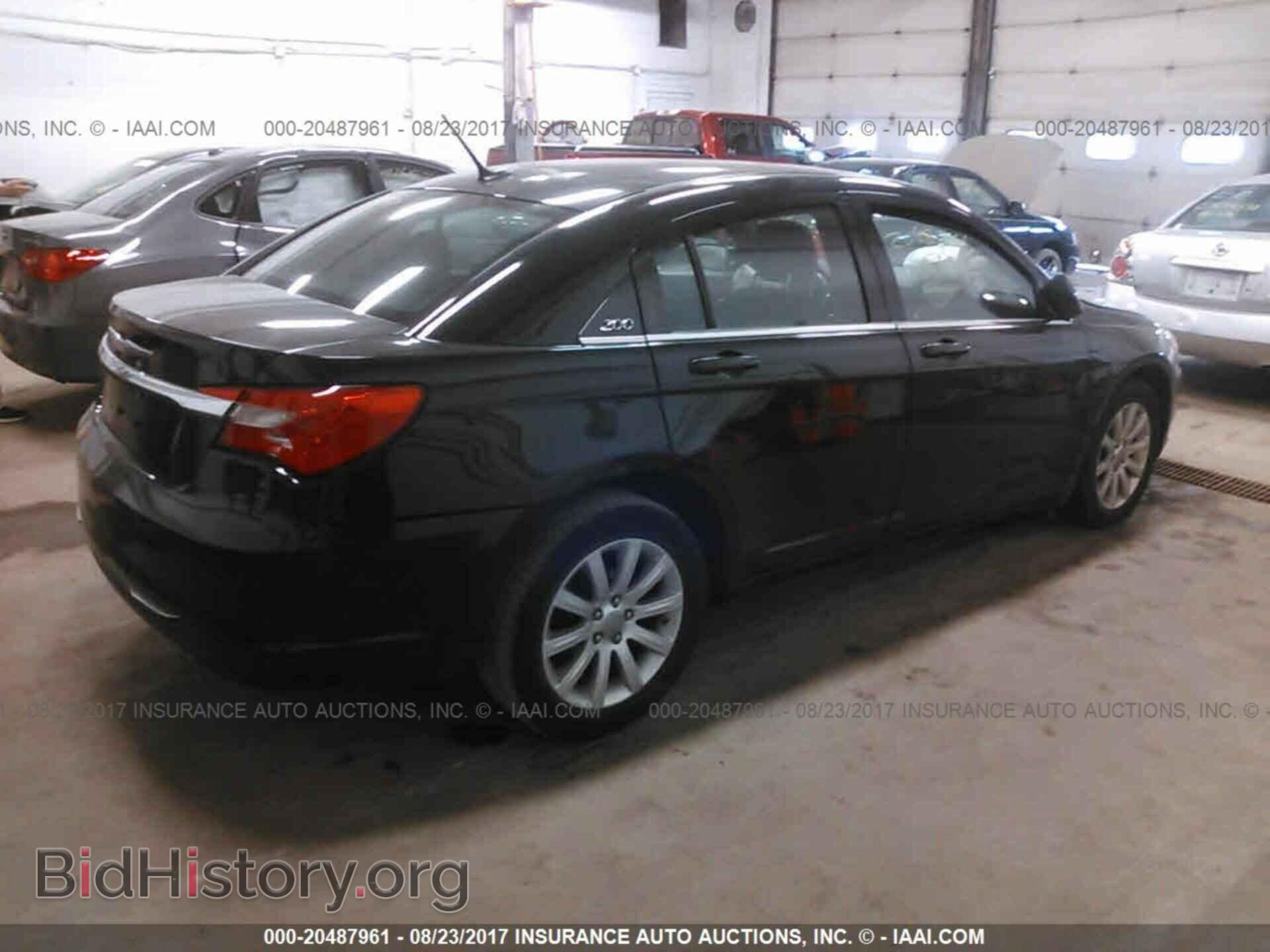 2011 Chrysler 200 - VIN: 1C3BC1FG0BN624174 - Фото 4
