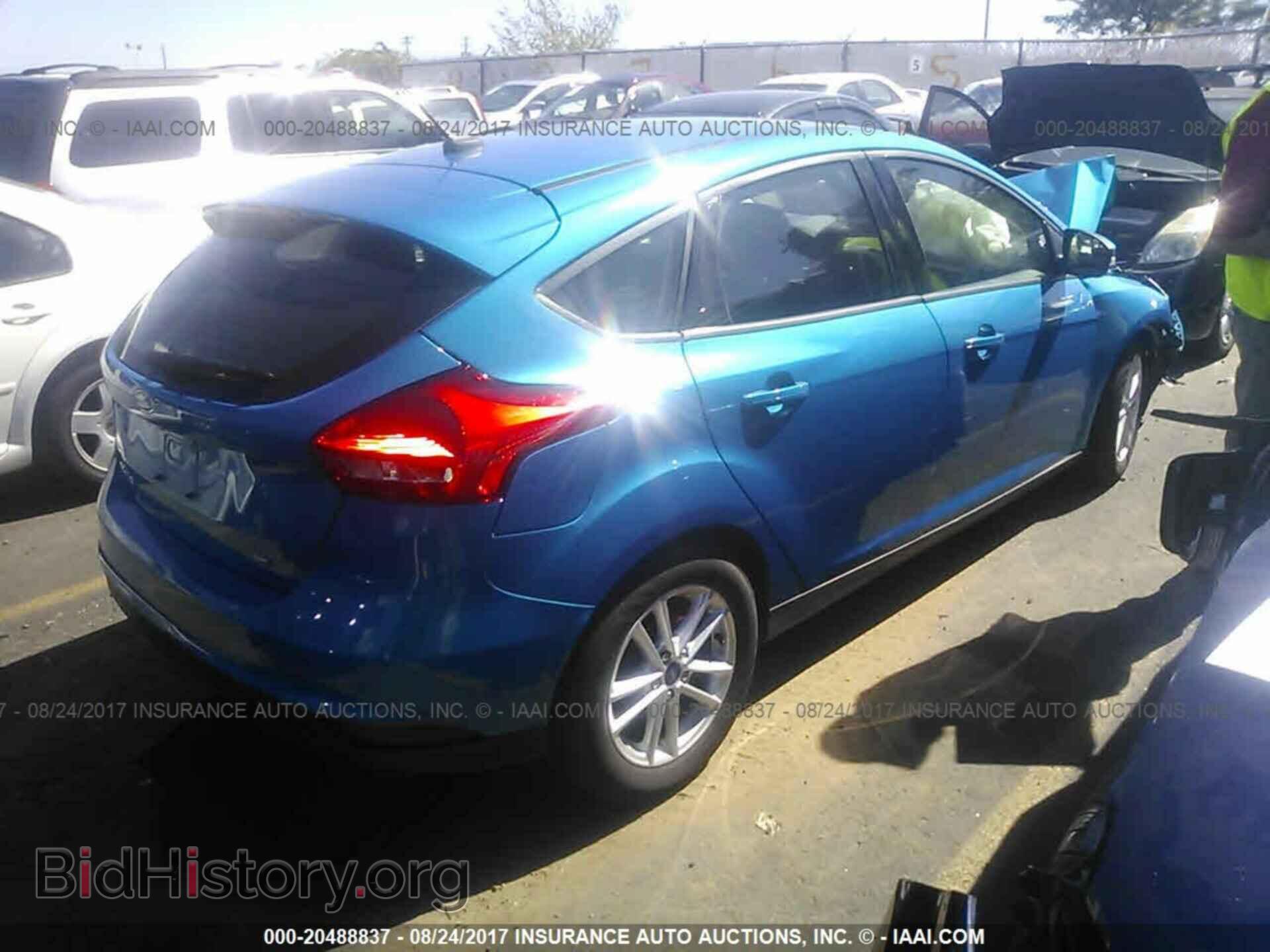 2016 Ford Focus - VIN: 1FADP3K29GL344552 - Photo 4