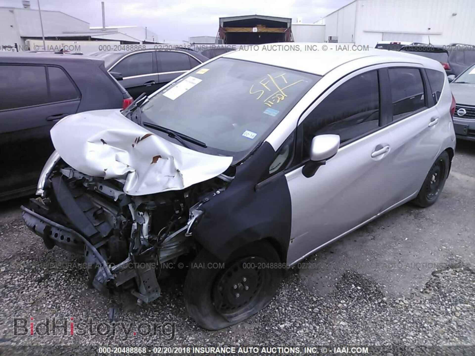 2015 Nissan Versa note - VIN: 3N1CE2CPXFL374357 - Photo 2