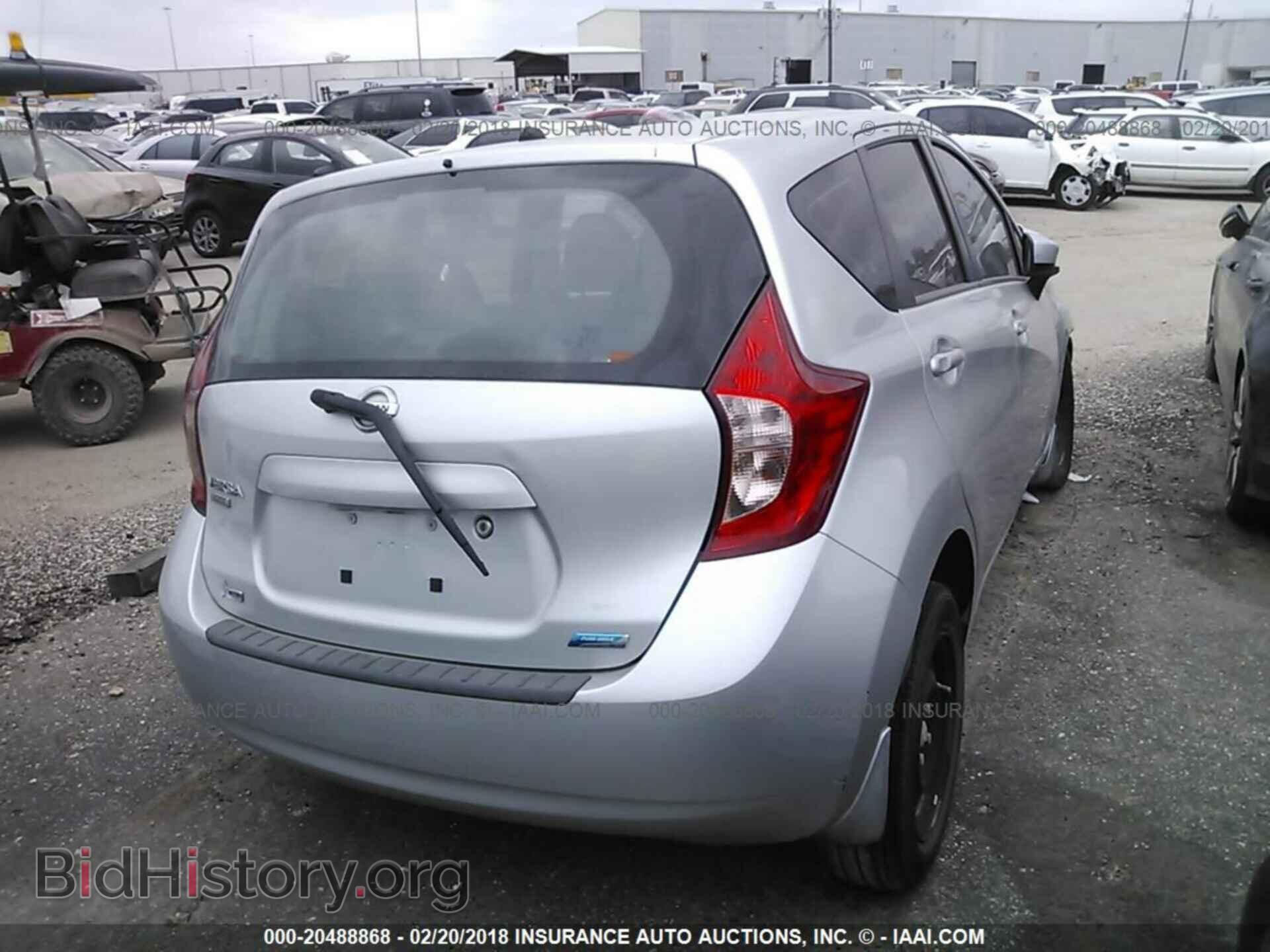 2015 Nissan Versa note - VIN: 3N1CE2CPXFL374357 - Photo 4