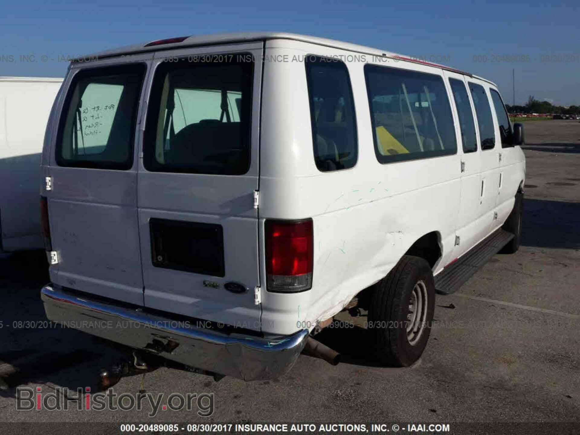 2011 Ford Econoline - VIN: 1FBSS3BL8BDA69708 - Фото 4