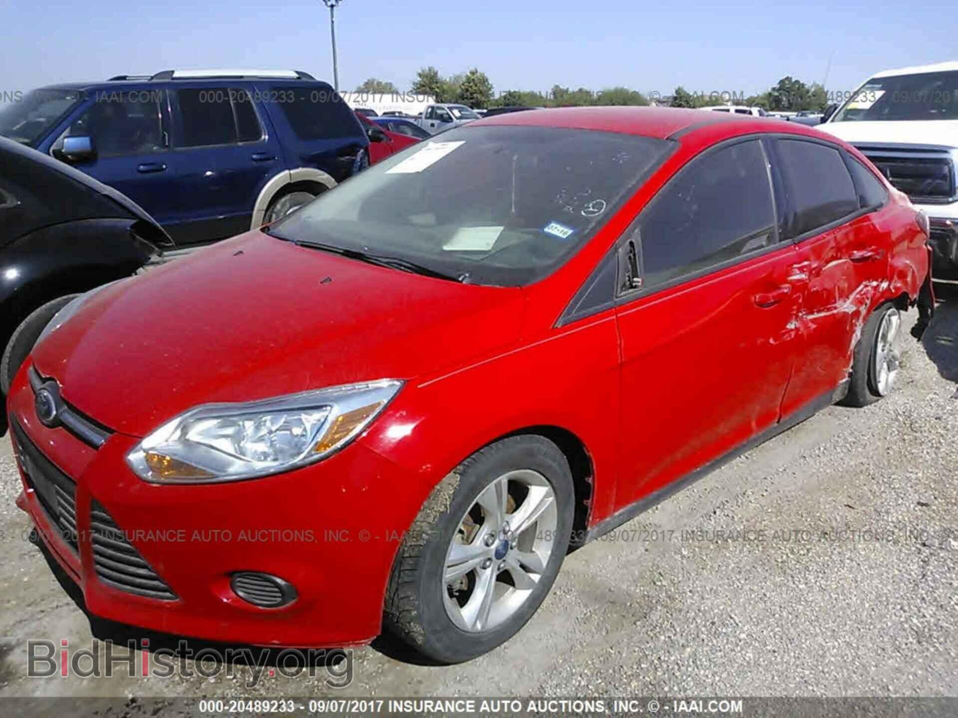 2013 Ford Focus - VIN: 1FADP3F20DL144598 - Фото 2