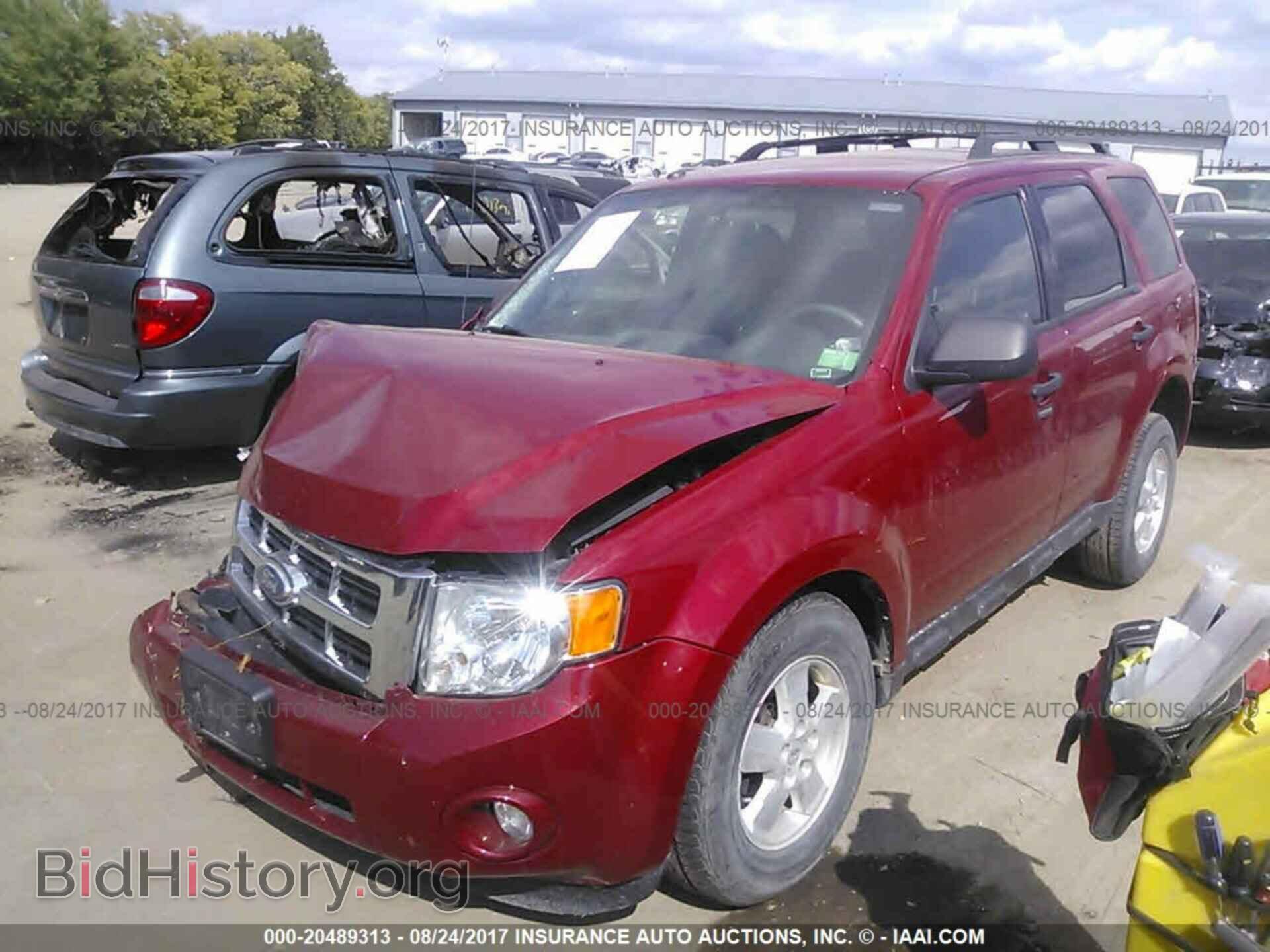 2011 Ford Escape - VIN: 1FMCU9D77BKB87401 - Photo 2