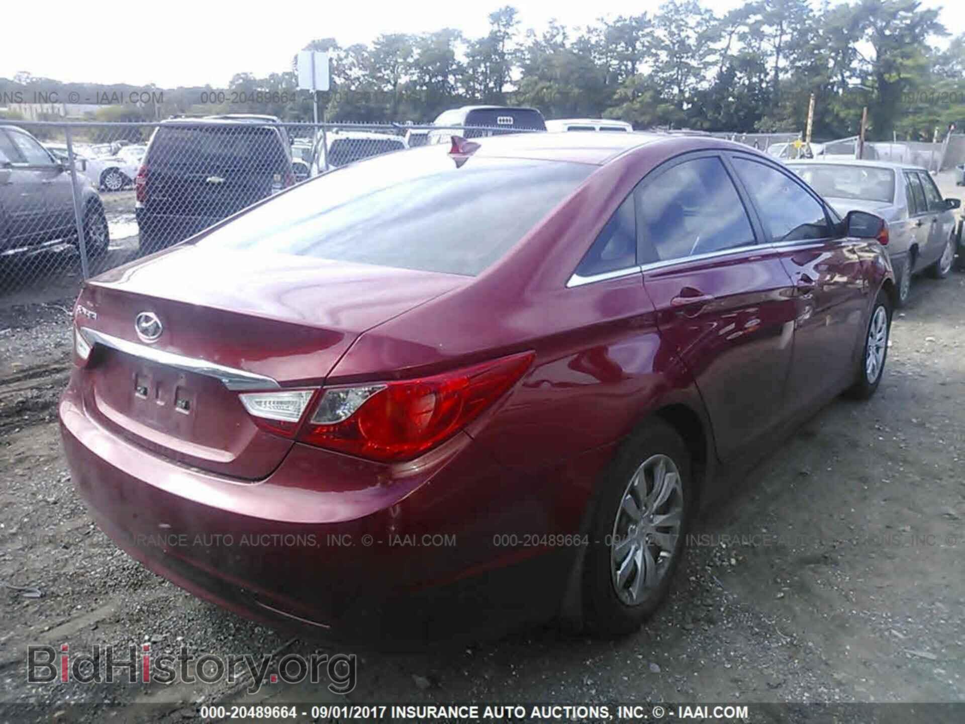 2012 Hyundai Sonata - VIN: 5NPEB4AC3CH385979 - Photo 4