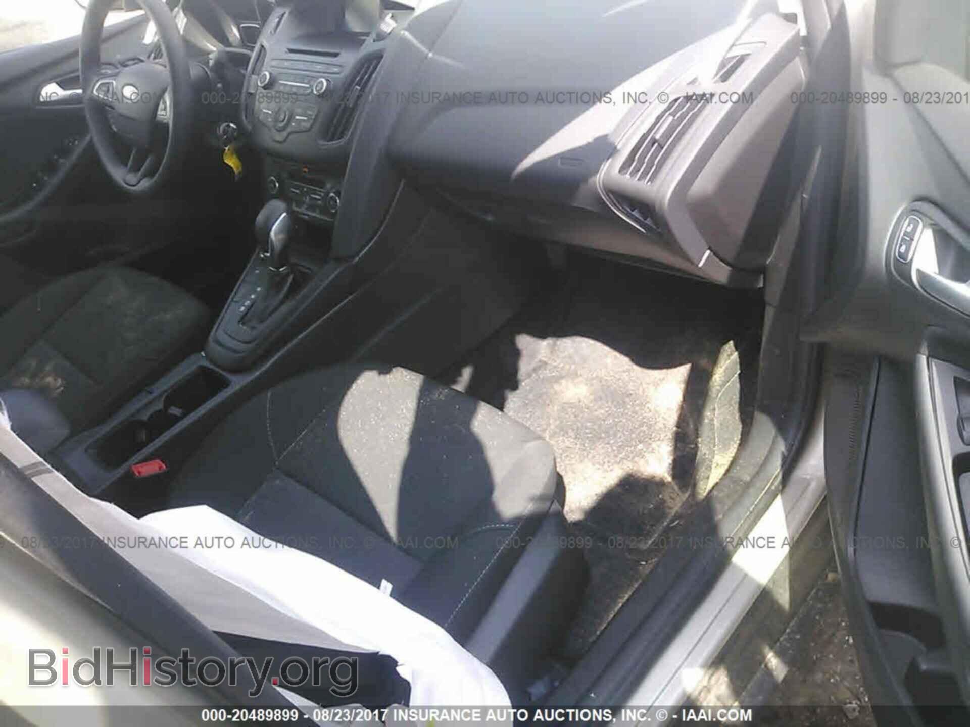 2017 Ford Focus - VIN: 1FADP3FEXHL306205 - Photo 5