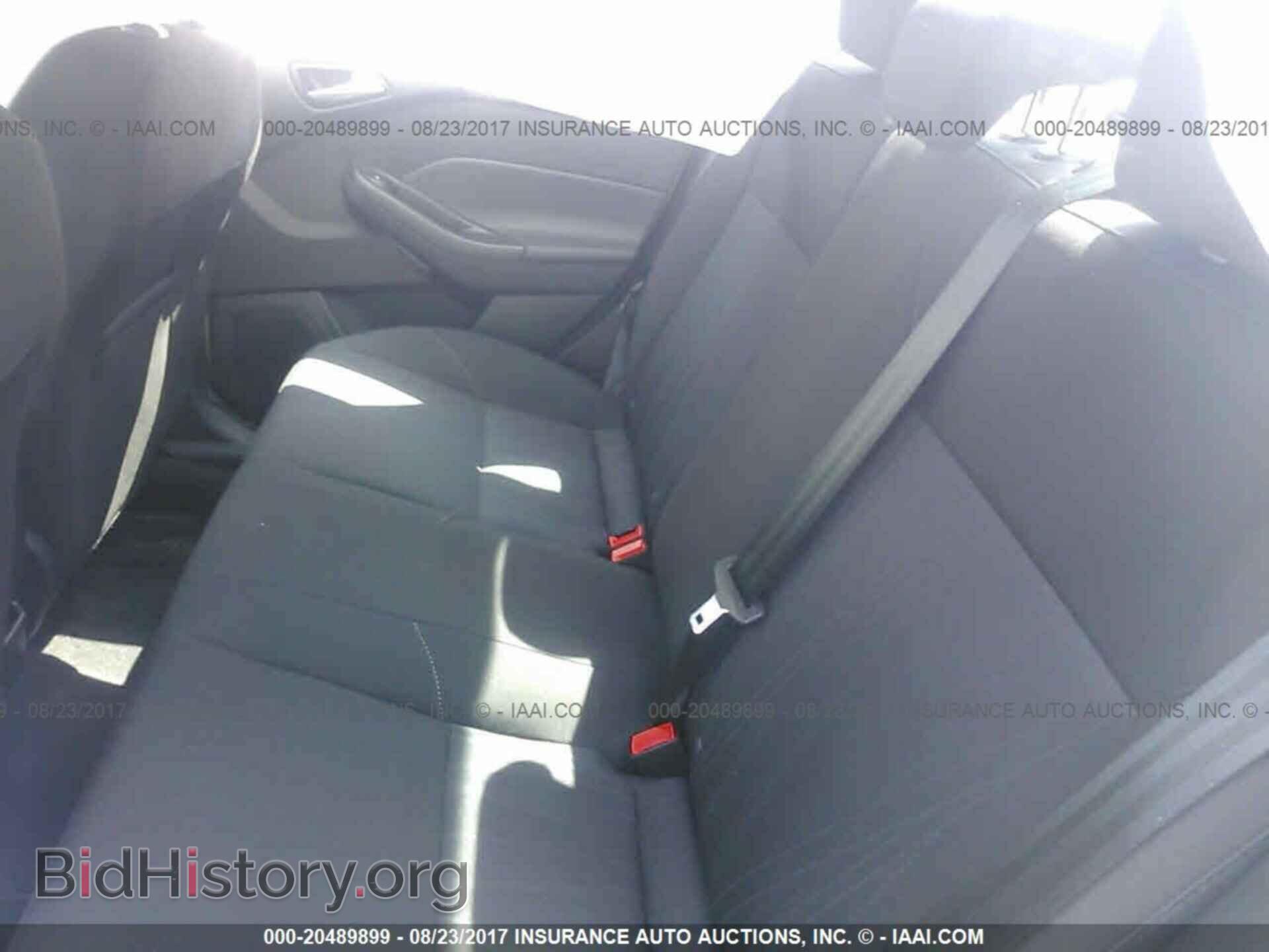 2017 Ford Focus - VIN: 1FADP3FEXHL306205 - Photo 8