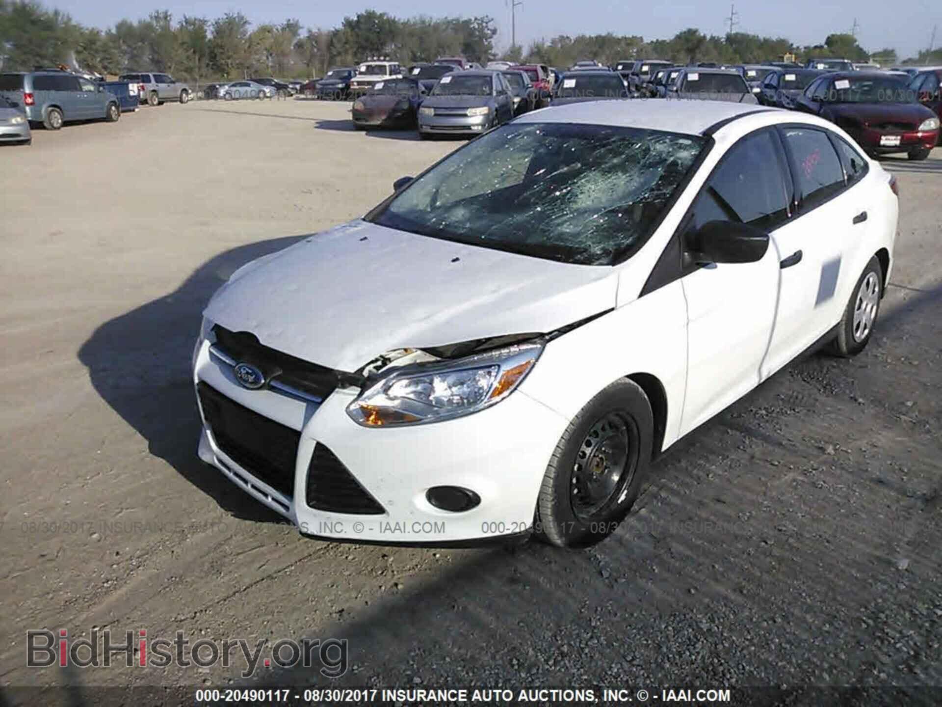 2014 Ford Focus - VIN: 1FADP3E20EL143955 - Фото 2