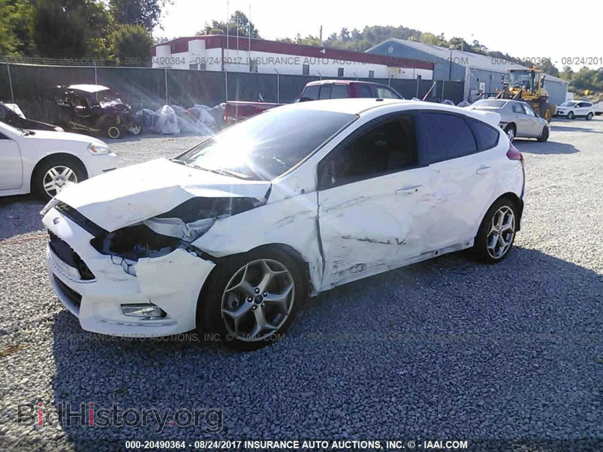 2016 Ford Focus - VIN: 1FADP3L92GL288501 - Photo 2